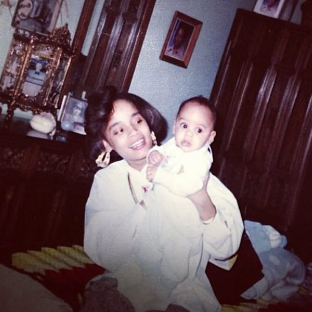 Simone and Najee Smith, seen in a post celebrating Najee's 34th birthday, dated September 28, 2023 | Source: Instagram/sislovespurple