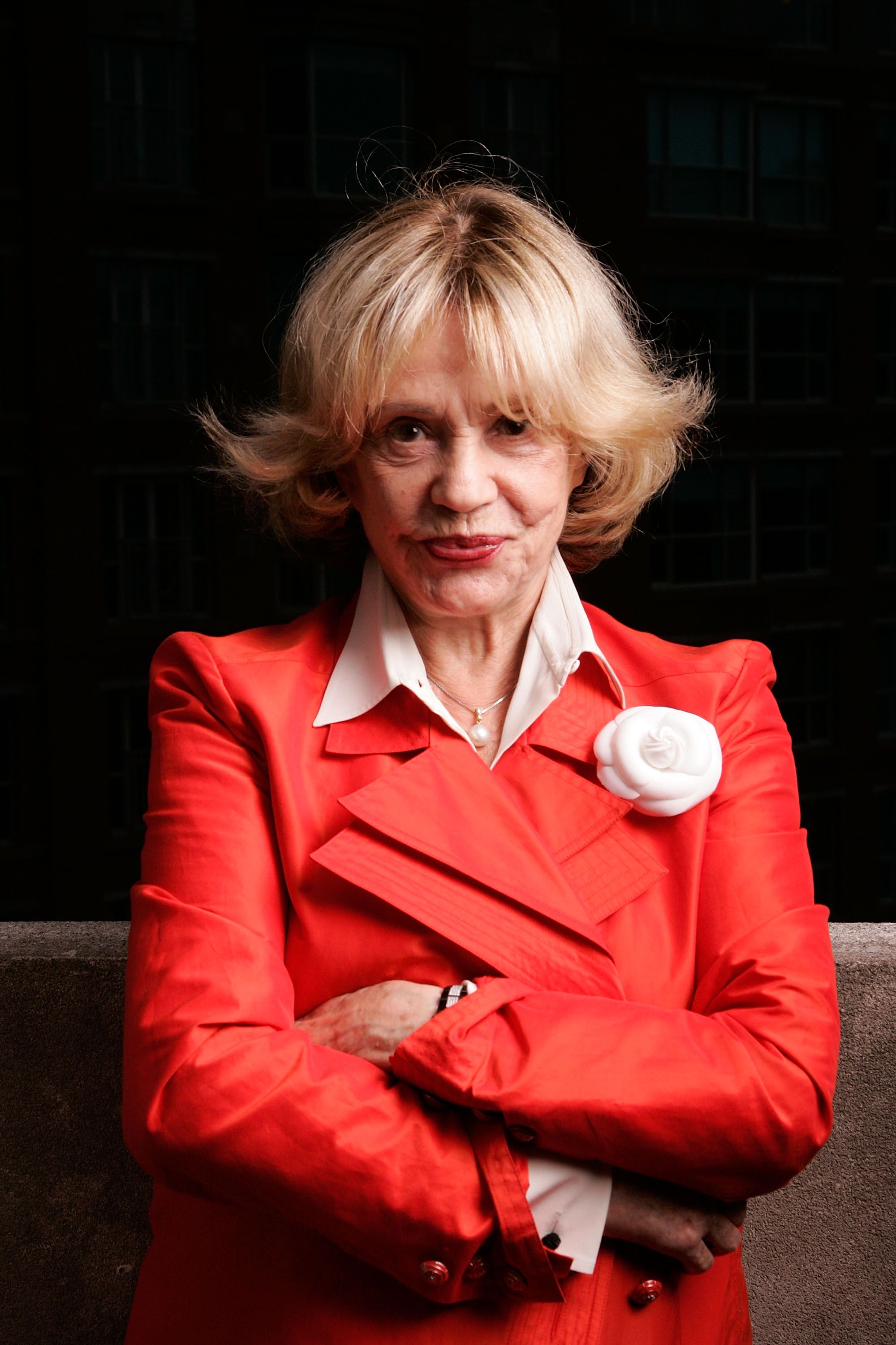 L'actrice Jeanne Moreau pose pour un portrait au Festival international du film de Toronto le 16 septembre 2005 à Toronto, Canada. | Photo : Getty Images