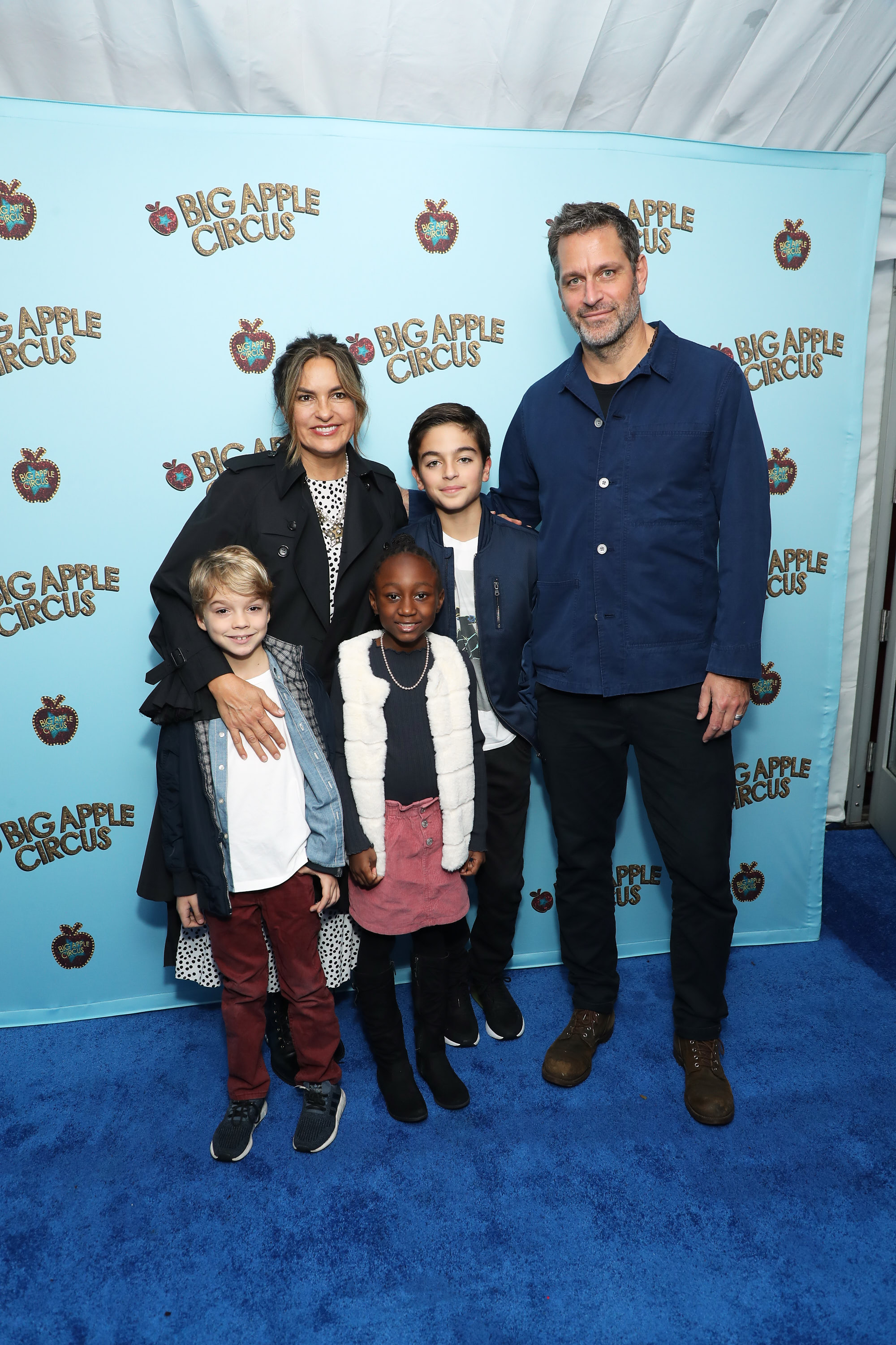 Mariska Hargitay and Peter Hermann with their kids on October 27, 2019 in New York City | Source: Getty Images