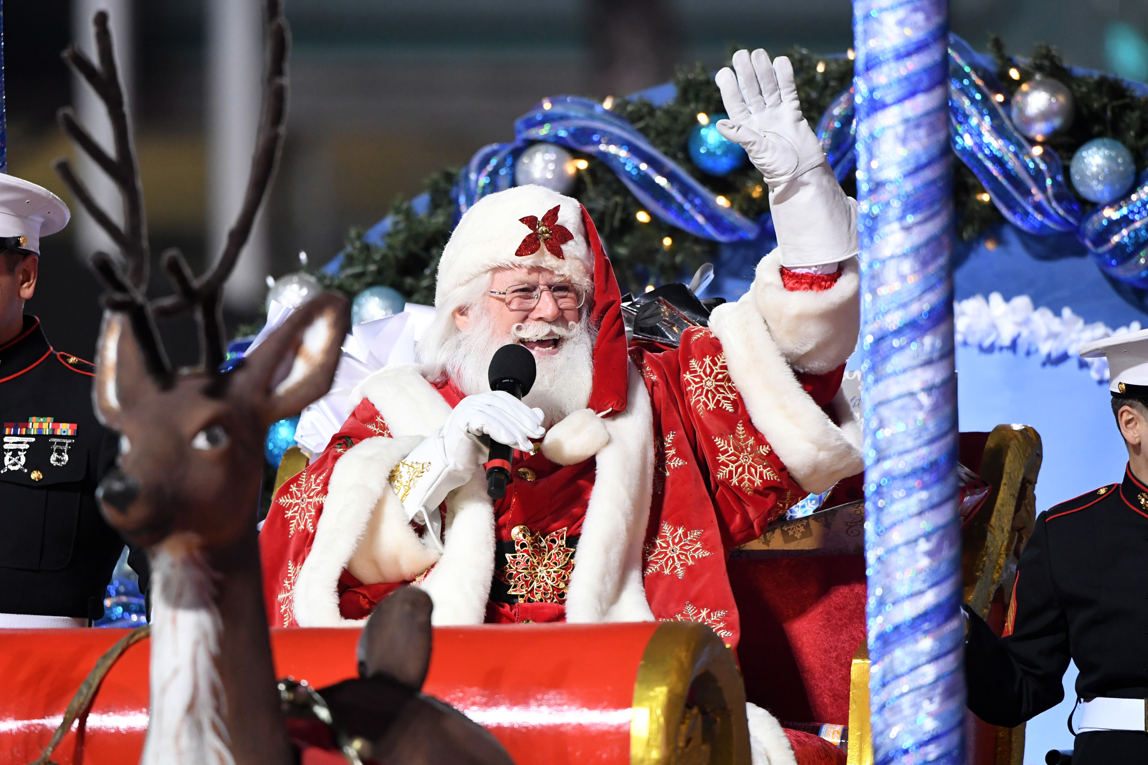 A Santa character at the 90th anniversary of the Hollywood Christmas Parade in Hollywood, California on November 27, 2022 | Source: Getty Images