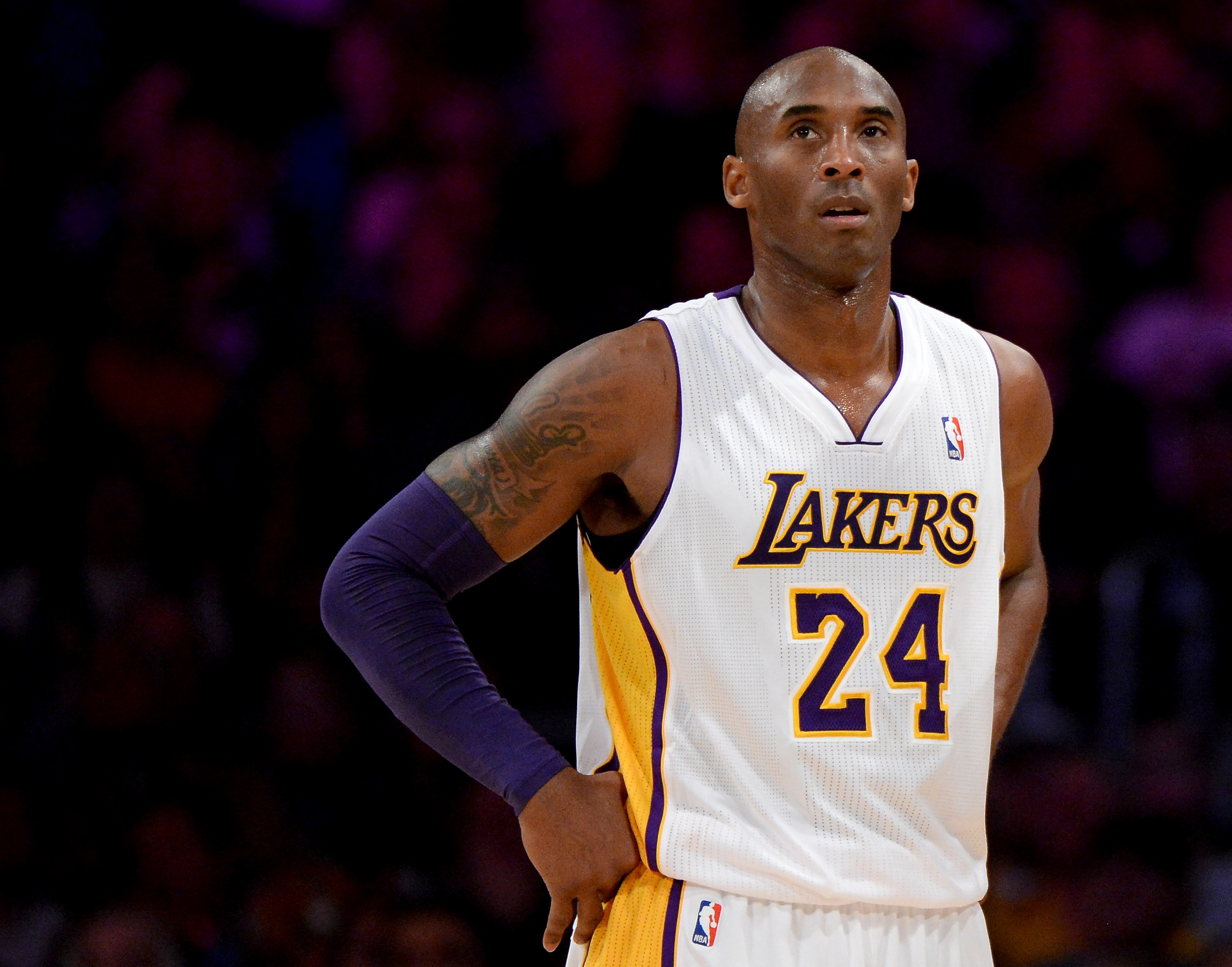 Kobe Bryant during a game between the Los Angeles Lakers and the Toronto Raptors at Staples Center in Los Angeles, California, on December 8, 2013. | Source: Getty Images