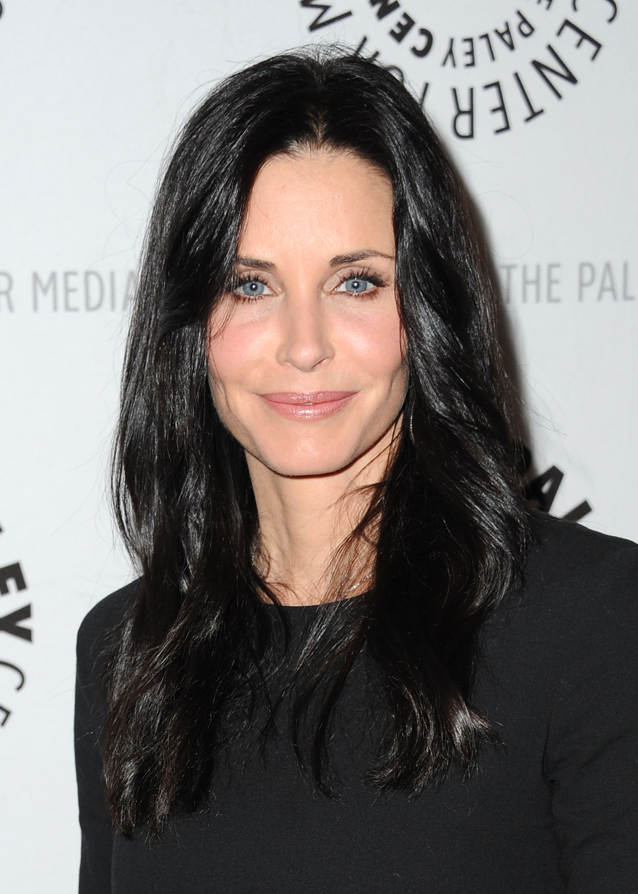 Courteney Cox arrives at the special premiere screening of "Cougar Town" on February 8, 2012, in Beverly Hills, California. | Source: Getty Images