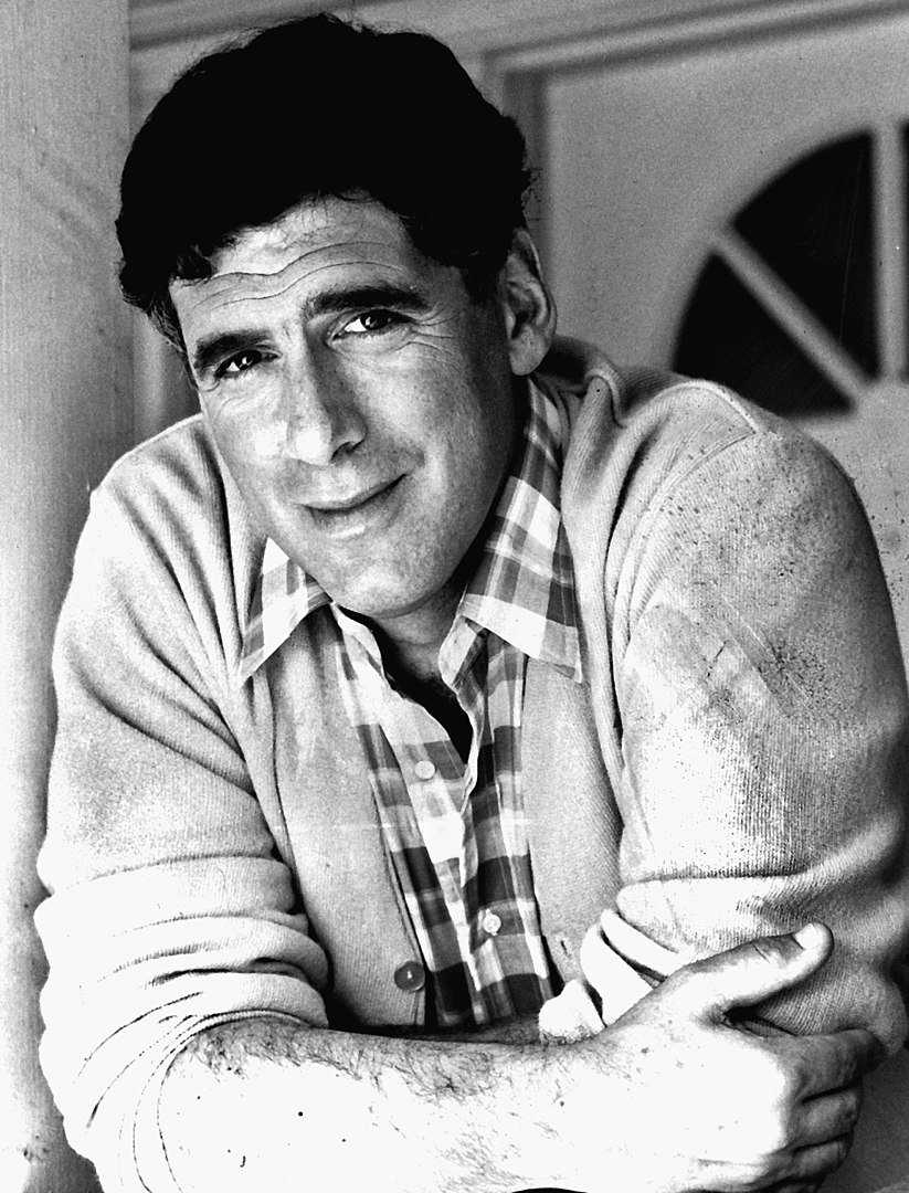 Publicity photo of Elliott Gould in 'Together We Stand.' | Photo: Wikimedia Commons Images