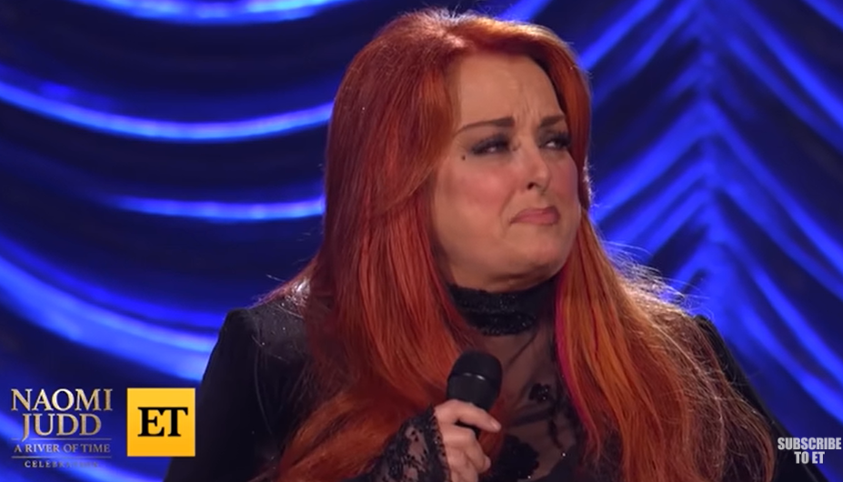 Wynonna Judd cries at the memory of her mother Naomi Judd from a video dated May 16, 2022 | Source: youtube.com/@EntertainmentTonight