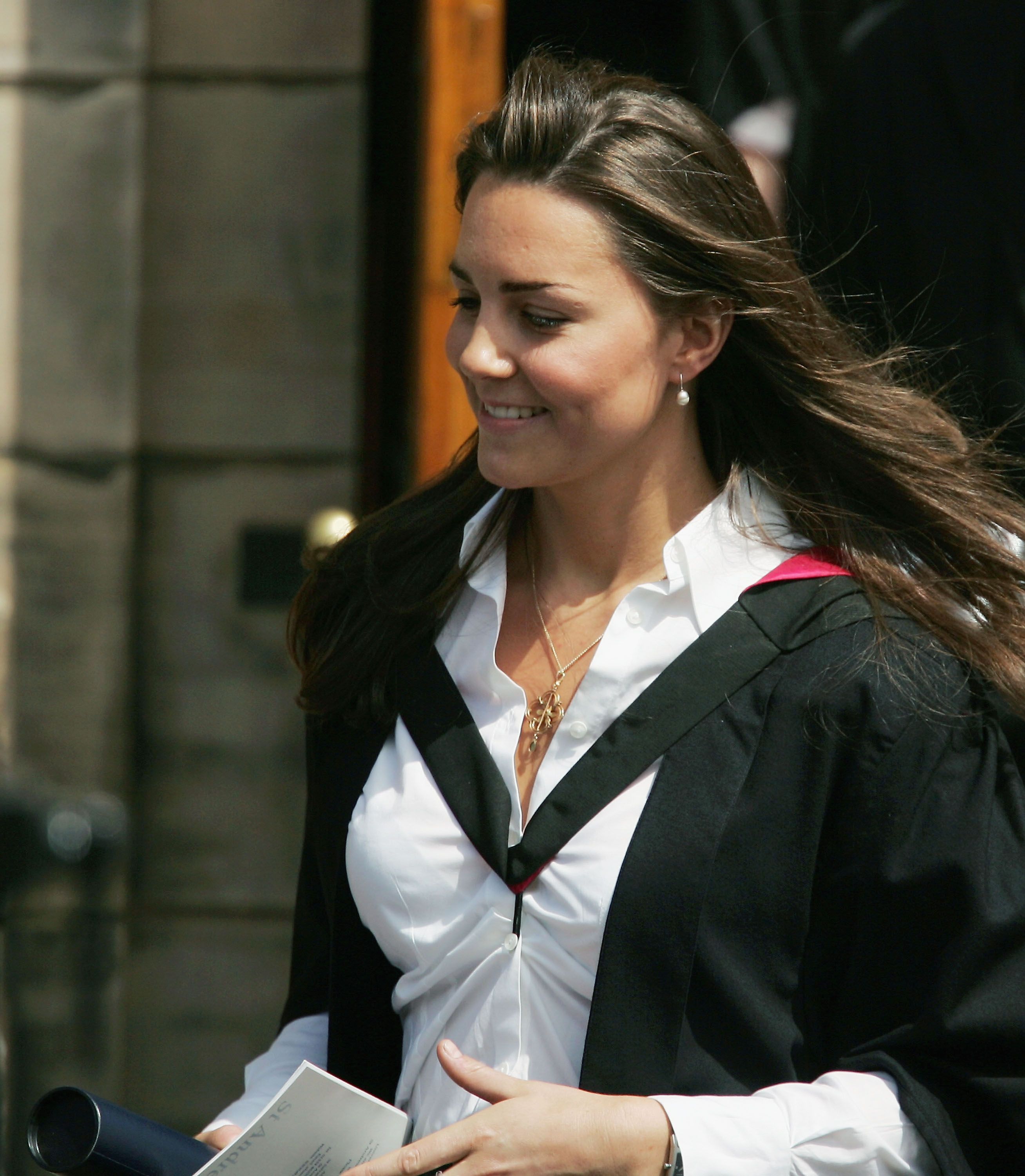 Kate Middleton leaves Younger Hall after her graduation ceremony on June 23, 2005, in St Andrews, Scotland | Photo: Bruno Vincent/Getty Images