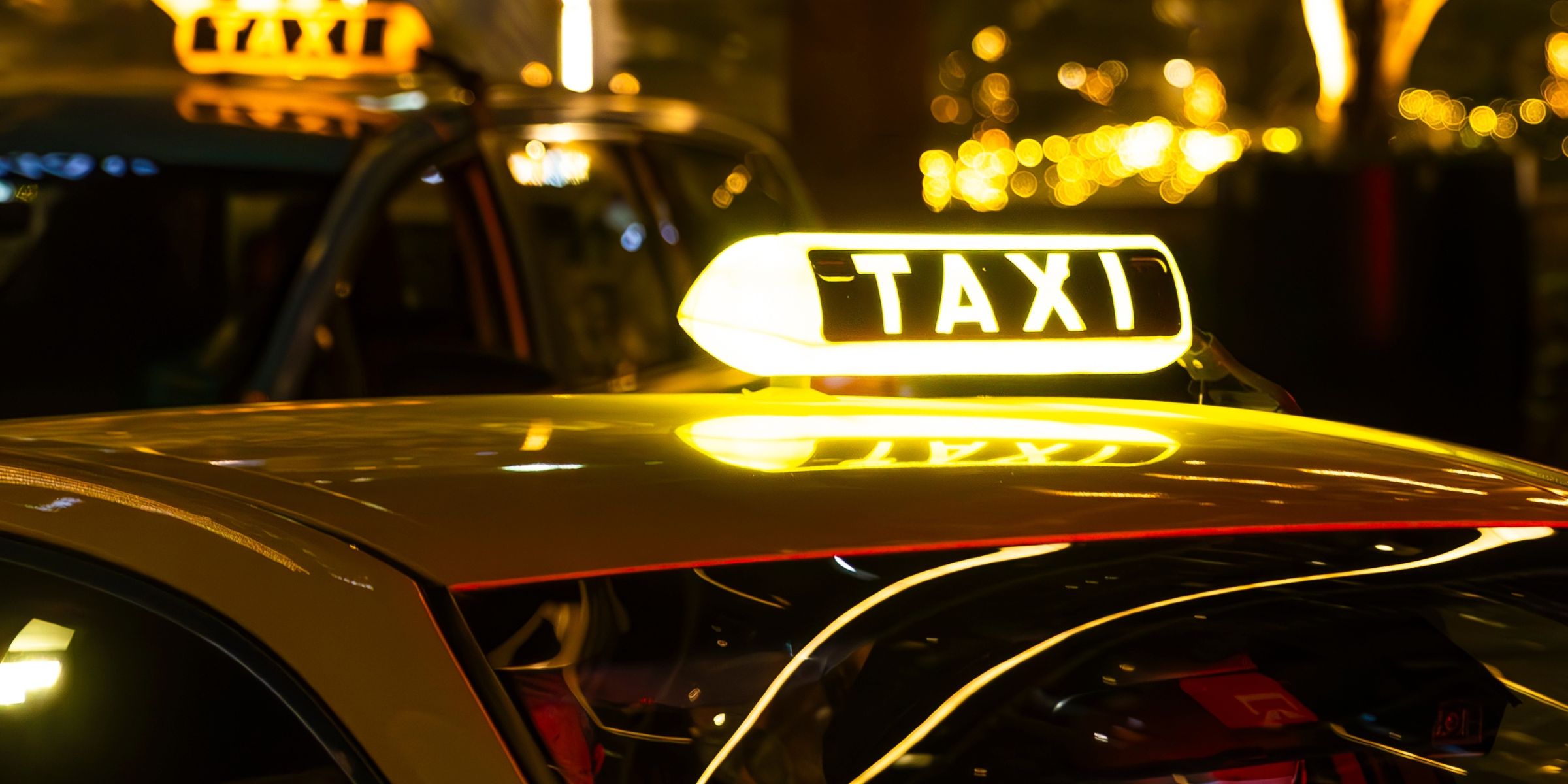 A taxi sign | Source: Shutterstock