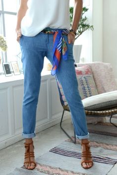 Femme qui arbore un jean | Source : Pinterest