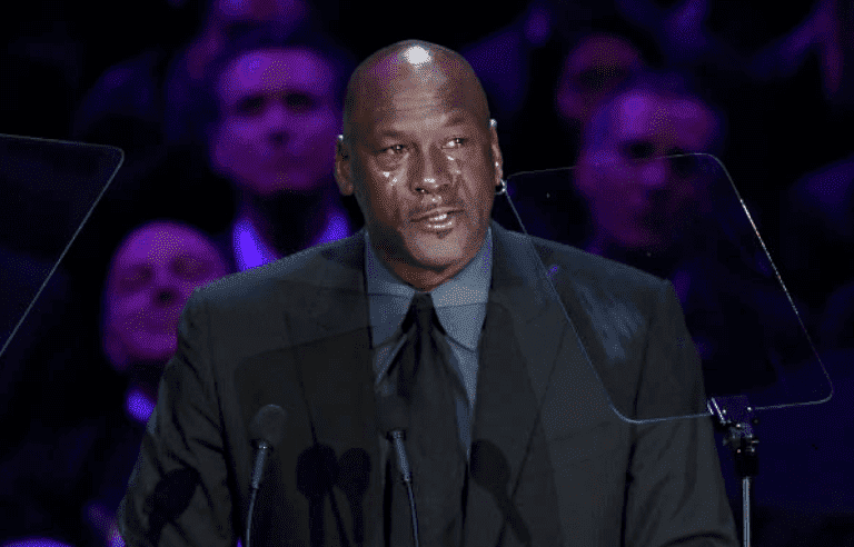 Michael Jordan fond en larmes lors de son hommage à Kobe et Gianna Bryant,| Source : Kevork Djansezian/Getty Images