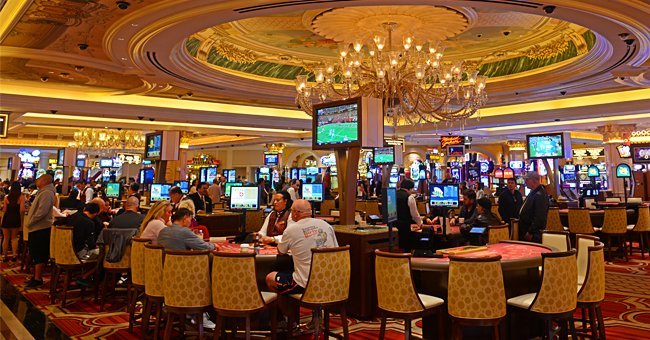 Photo of the interior of a casino | Photo: Shutterstock.com