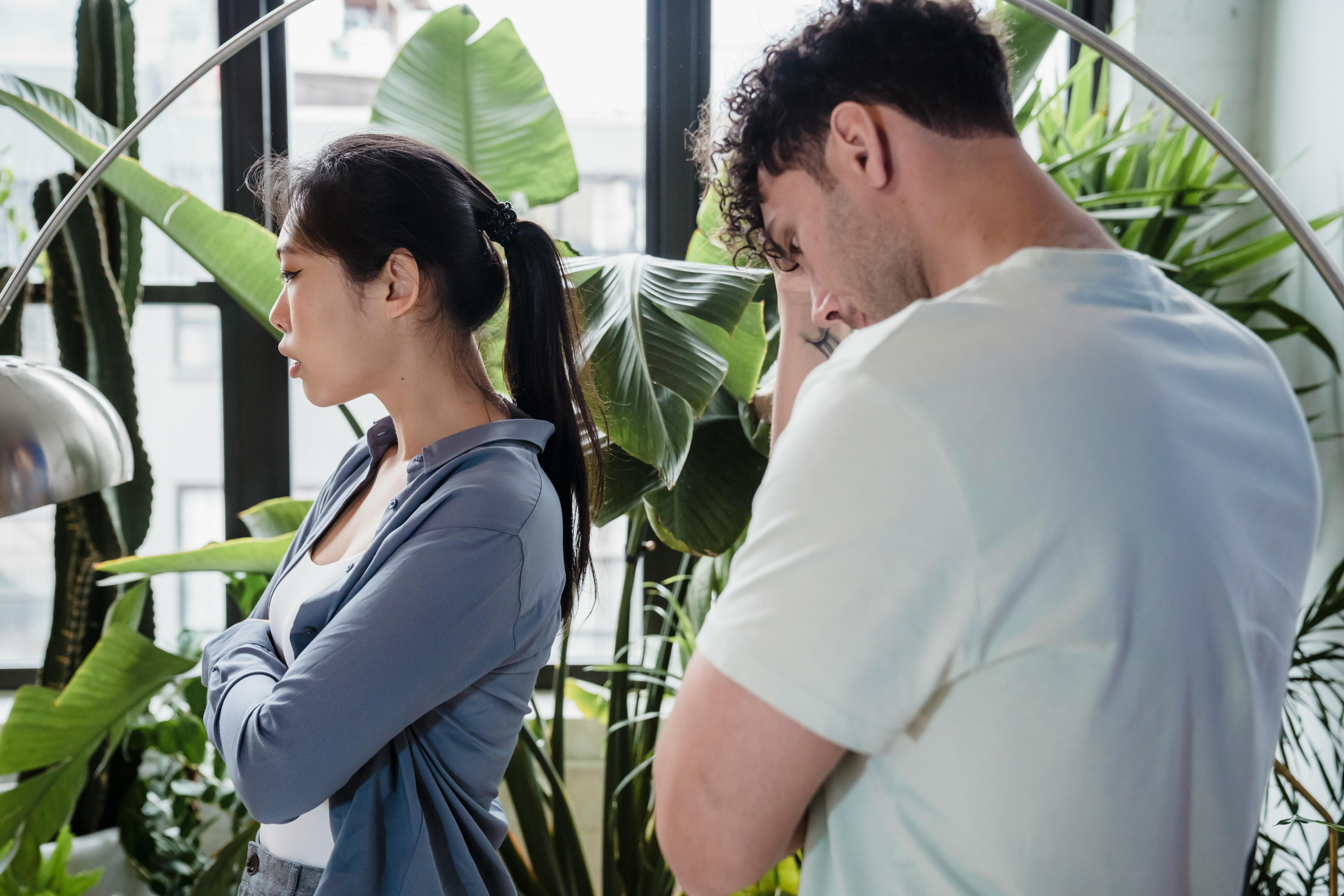 A couple disagreeing | Source: Pexels