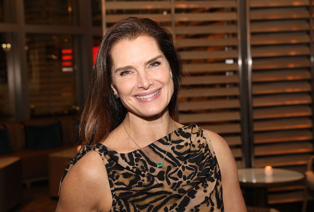Brooke Shields attends Art Miami 2018 Lifetime Visionary Award Dinner Honoring Dennis & Debra Scholl at Boulud Sud Miami on December 6, 2018 in Miami, Florida. | Source: Getty Images