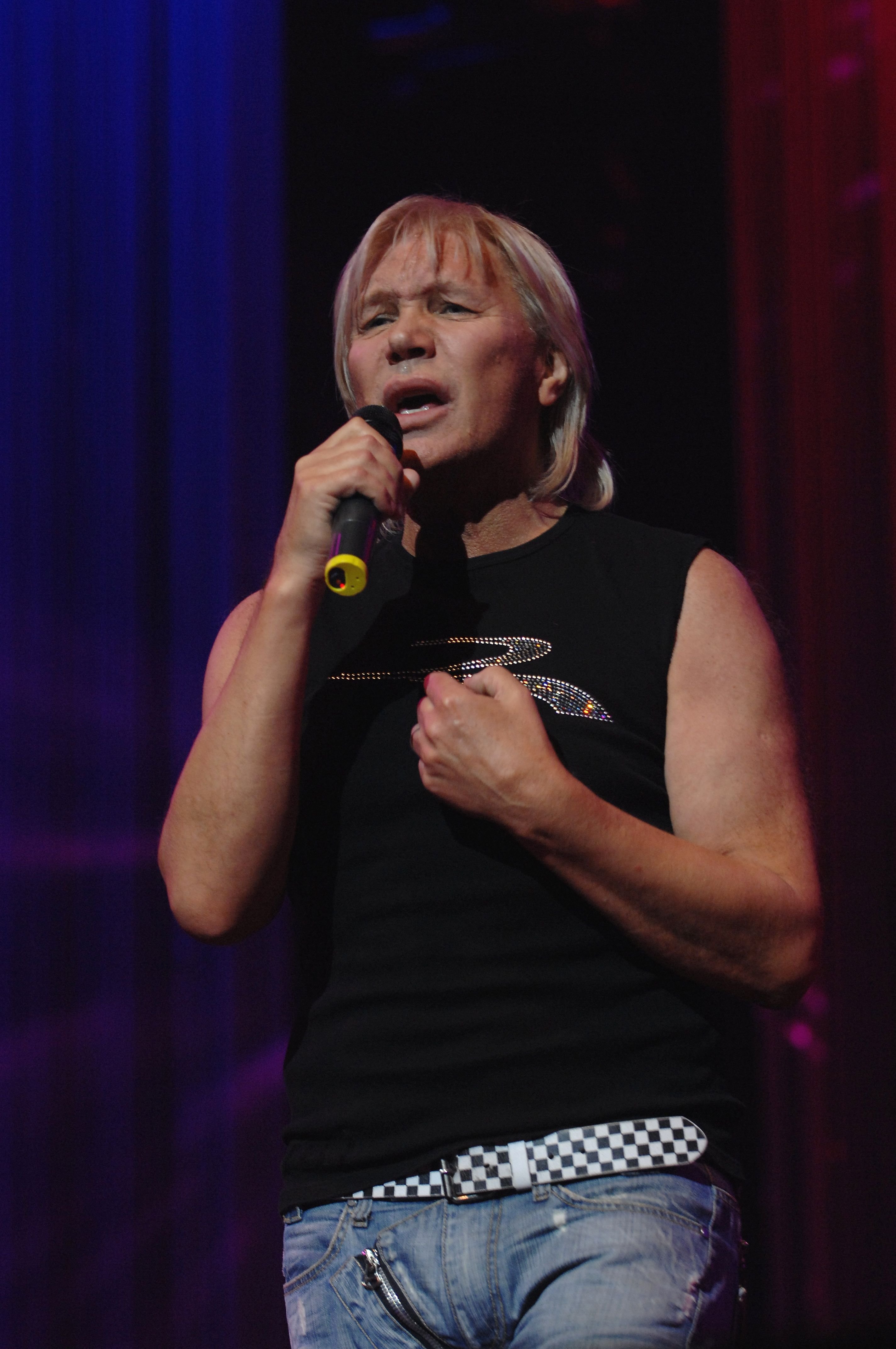 Patrick Juvet sur scène le 18 octobre 2007. l Source : Getty Images