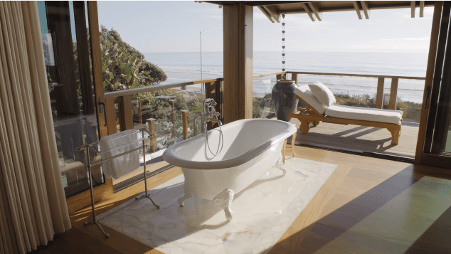Pierce Brosnan and Keely Brosnan's Malibu mansion: view from the master bathroom | Photo: YouTube/Architectural Digest