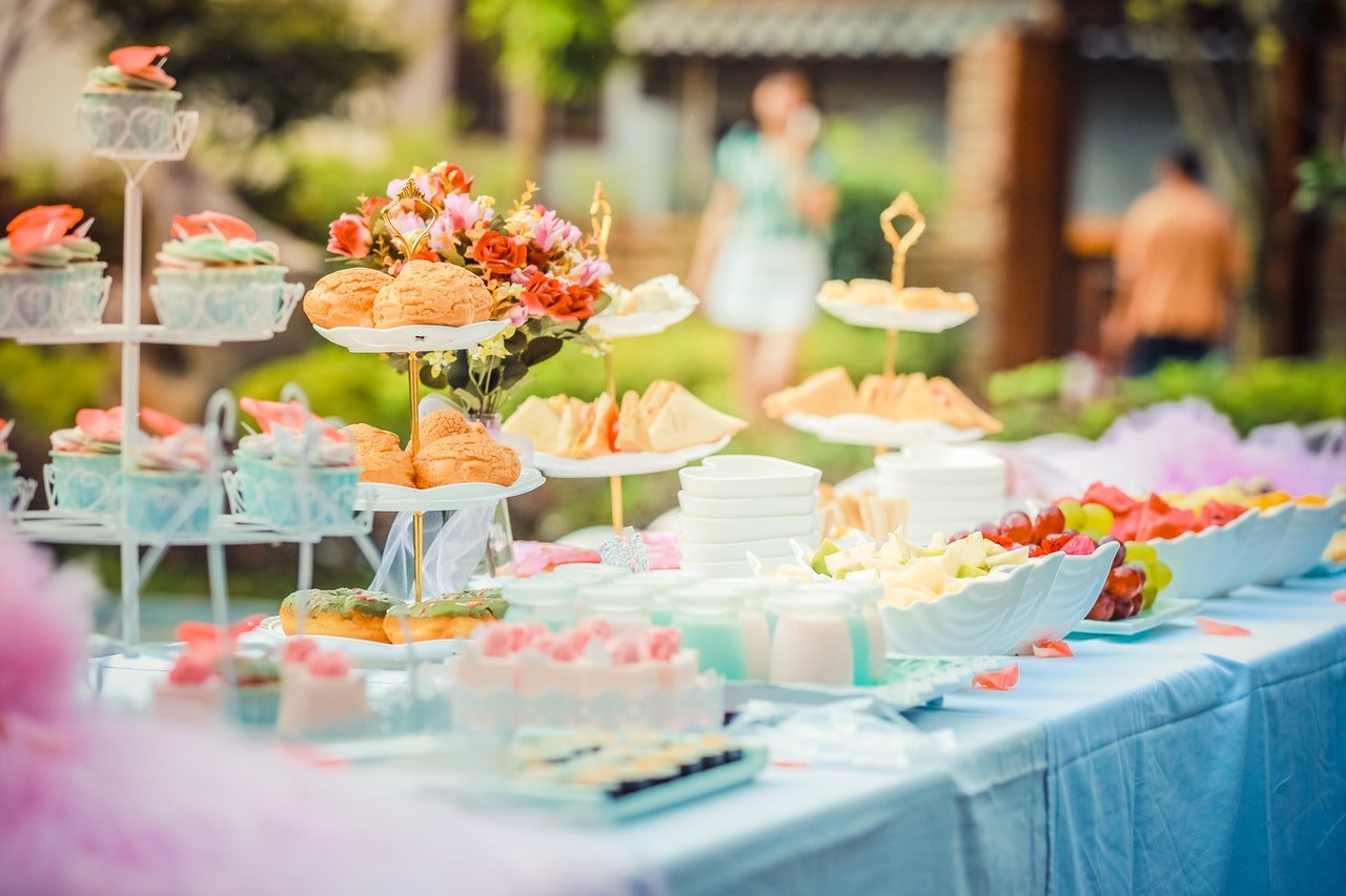 Food at a birthday party | Source: Pexels