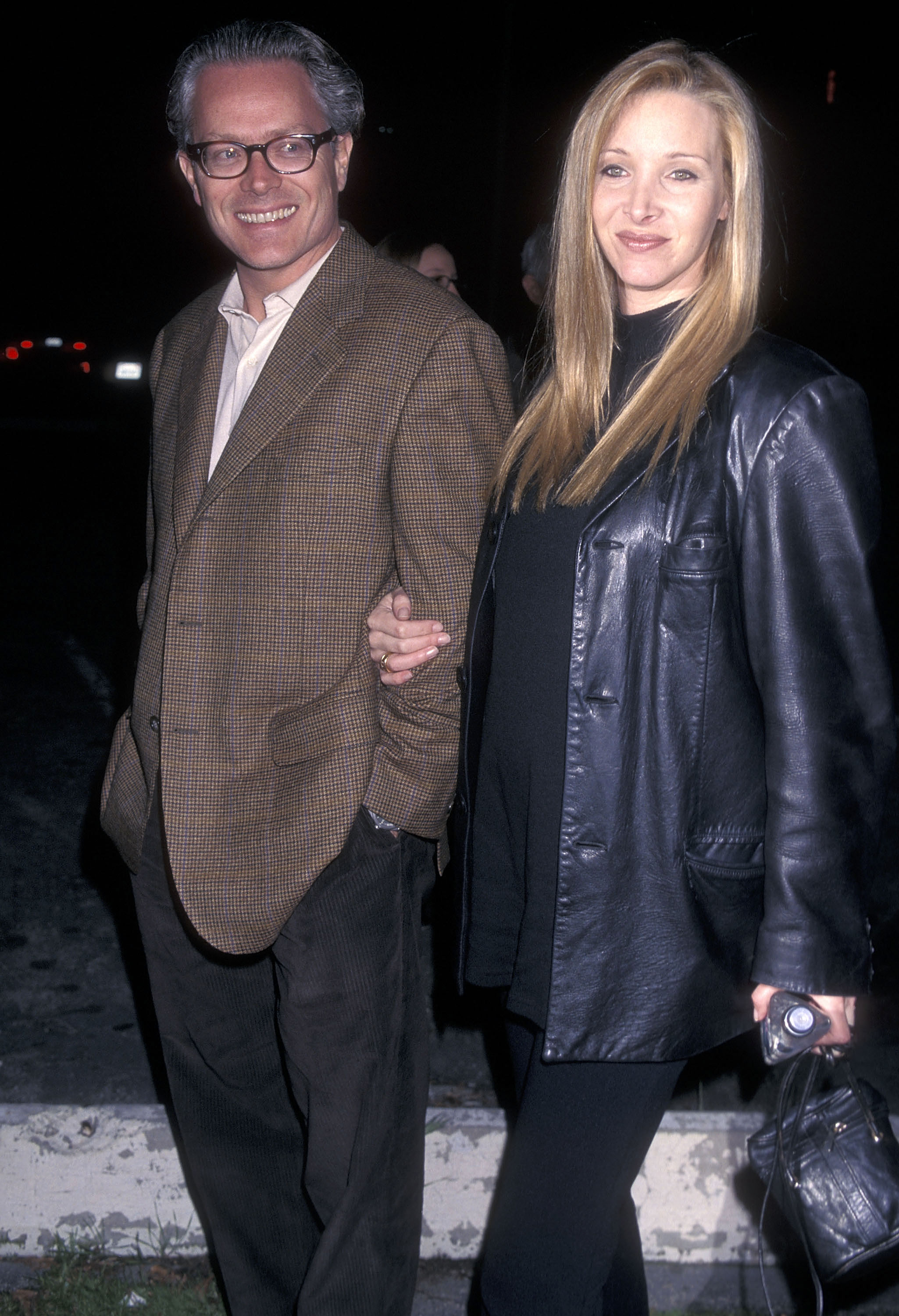 Michel Stern and Lisa Kudrow attend the "Kissing a Fool" Westwood premiere on February 18, 1998 | Source: Getty Images