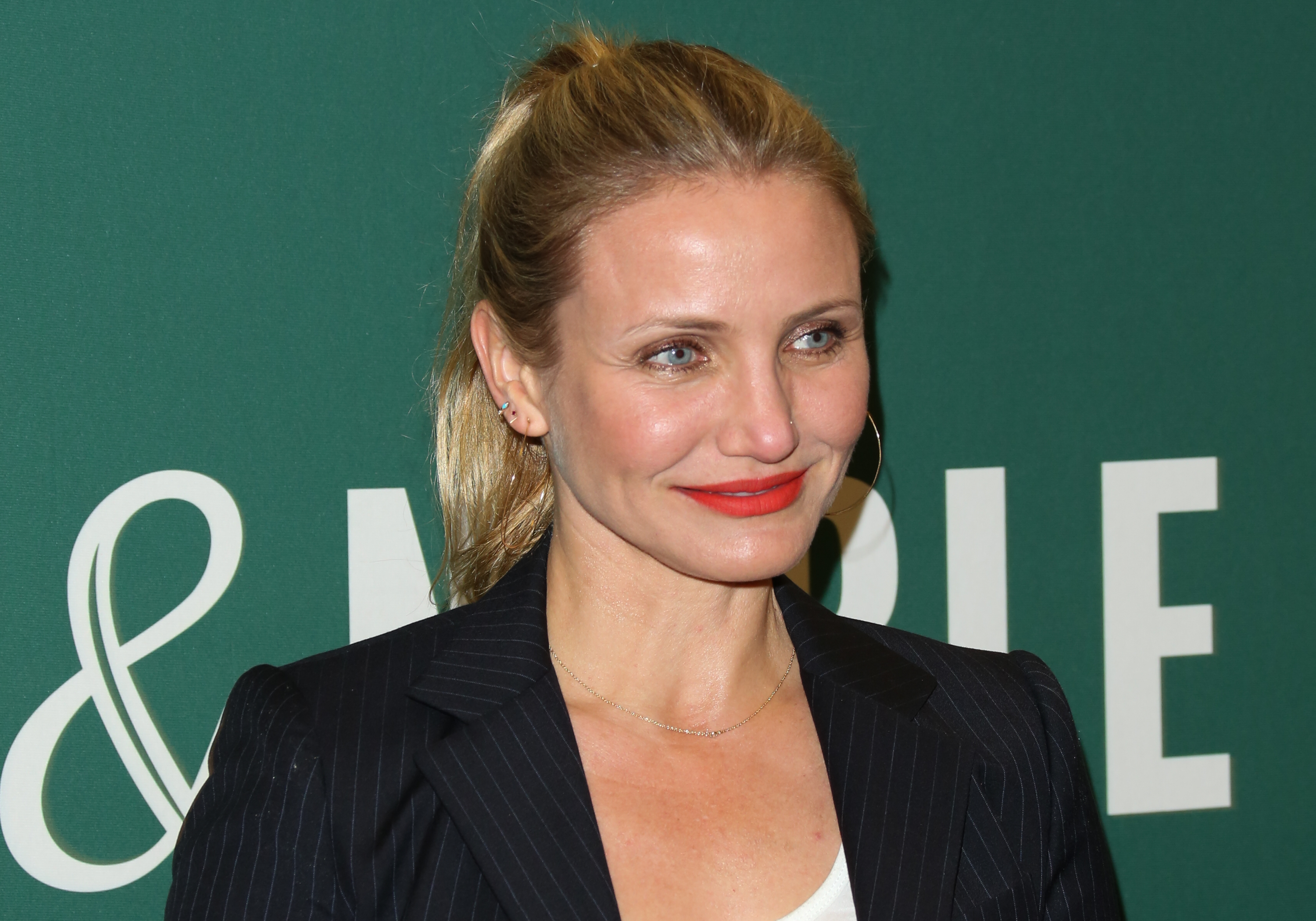 Cameron Diaz signs copies of her book "The Longevity Book" at Barnes & Noble at The Grove on April 13, 2016, in Los Angeles, California | Sources: Getty Images