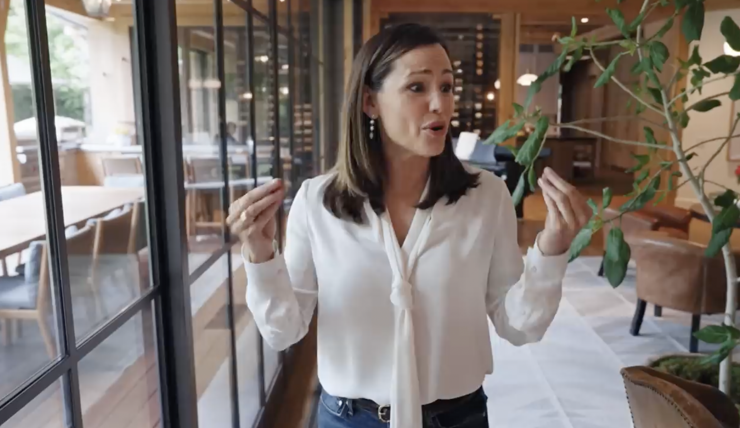 A view of Jennifer Garner's living room area from a post dated September 3, 2024. | Source: YouTube/Architectural Digest