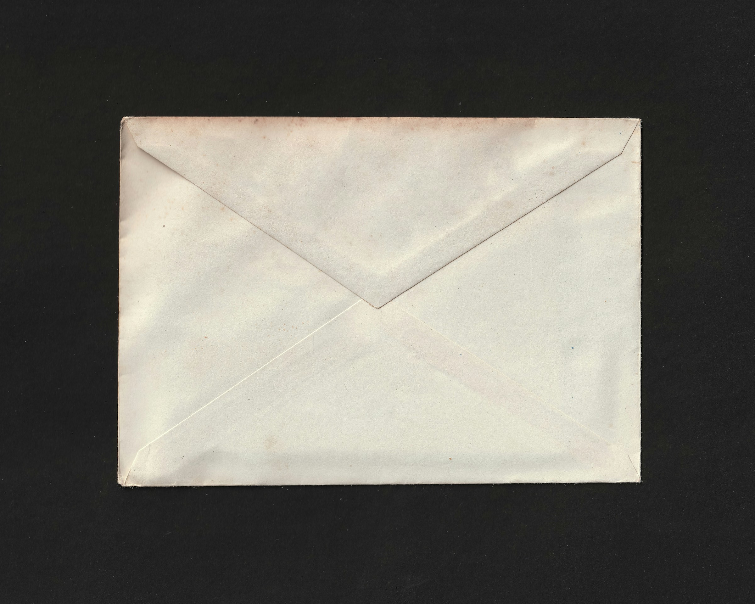 A white envelope | Source: Unsplash