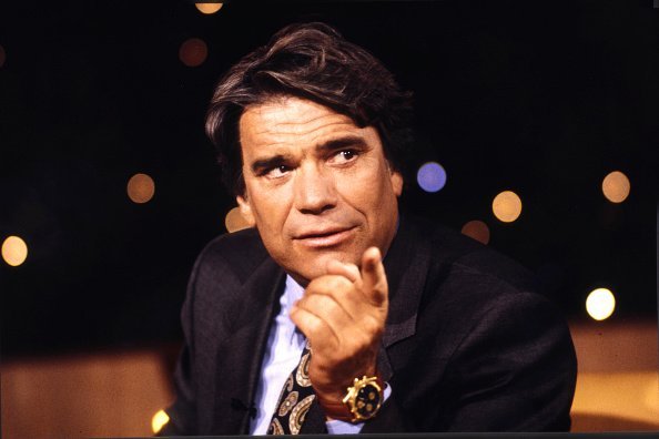 Homme d'affaires français, Bernard Tapie pose lors d'une séance de portrait. | Photo : Getty Images. Homme d'affaires français, Bernard Tapie pose lors d'une séance de portrait. | Photo : Getty Images.