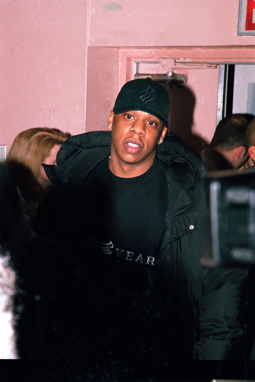 Jay-Z at a Tommy Hilfiger Fashion Show in 1999. | Source: Getty Images