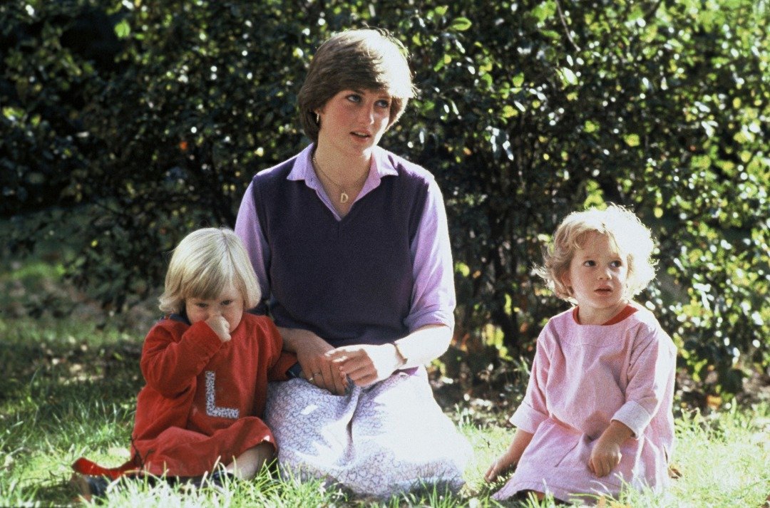 Diana Spencer at the Young England Kindergarten in September 1980 shortly before her engagement to Prince Charles, Prince of Wales was announced. | Source: Getty Images