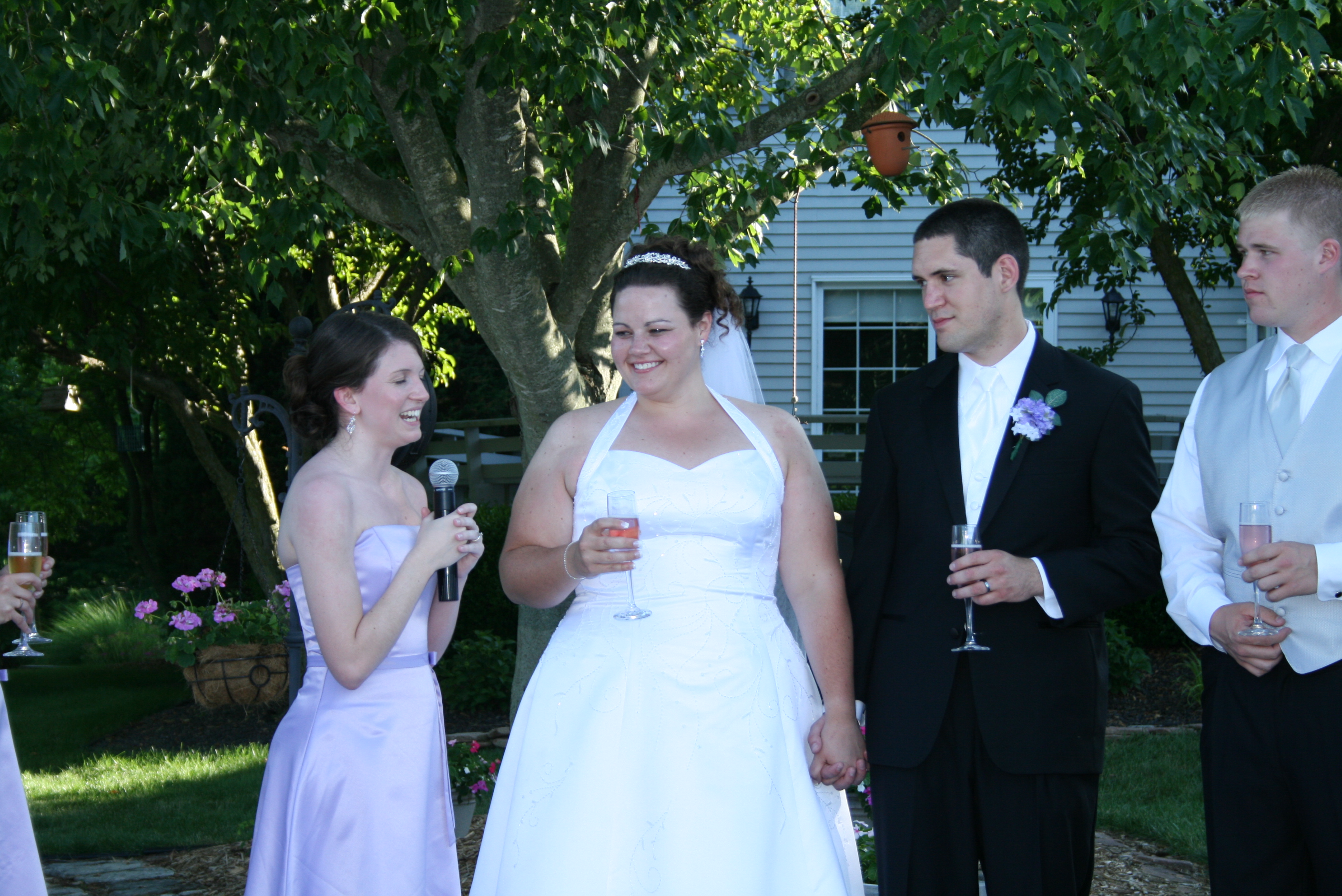A wedding toast | Source: Flickr