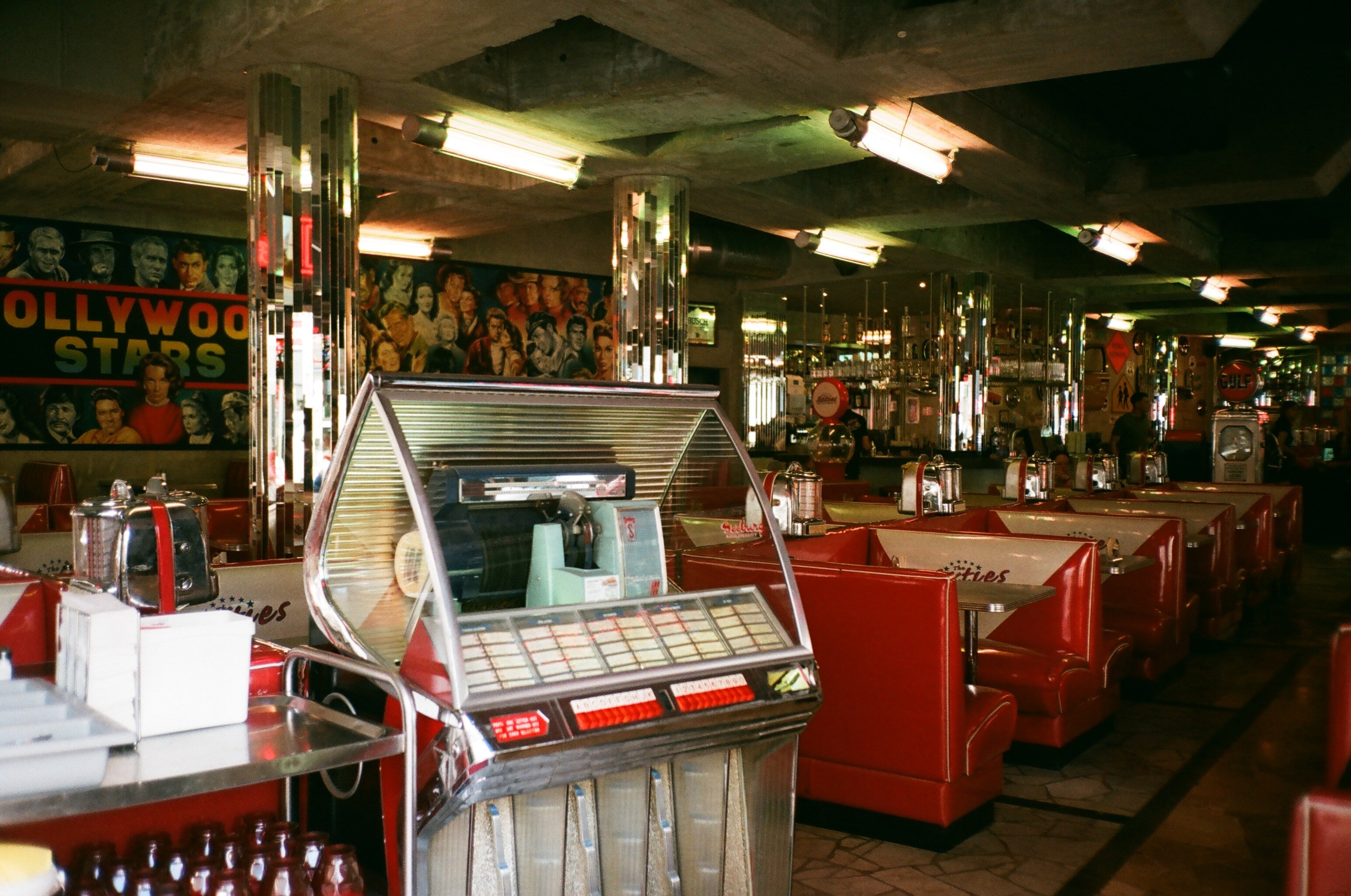 Photo of empty restaurant. | Source: Pexel/ Daria Sannikova