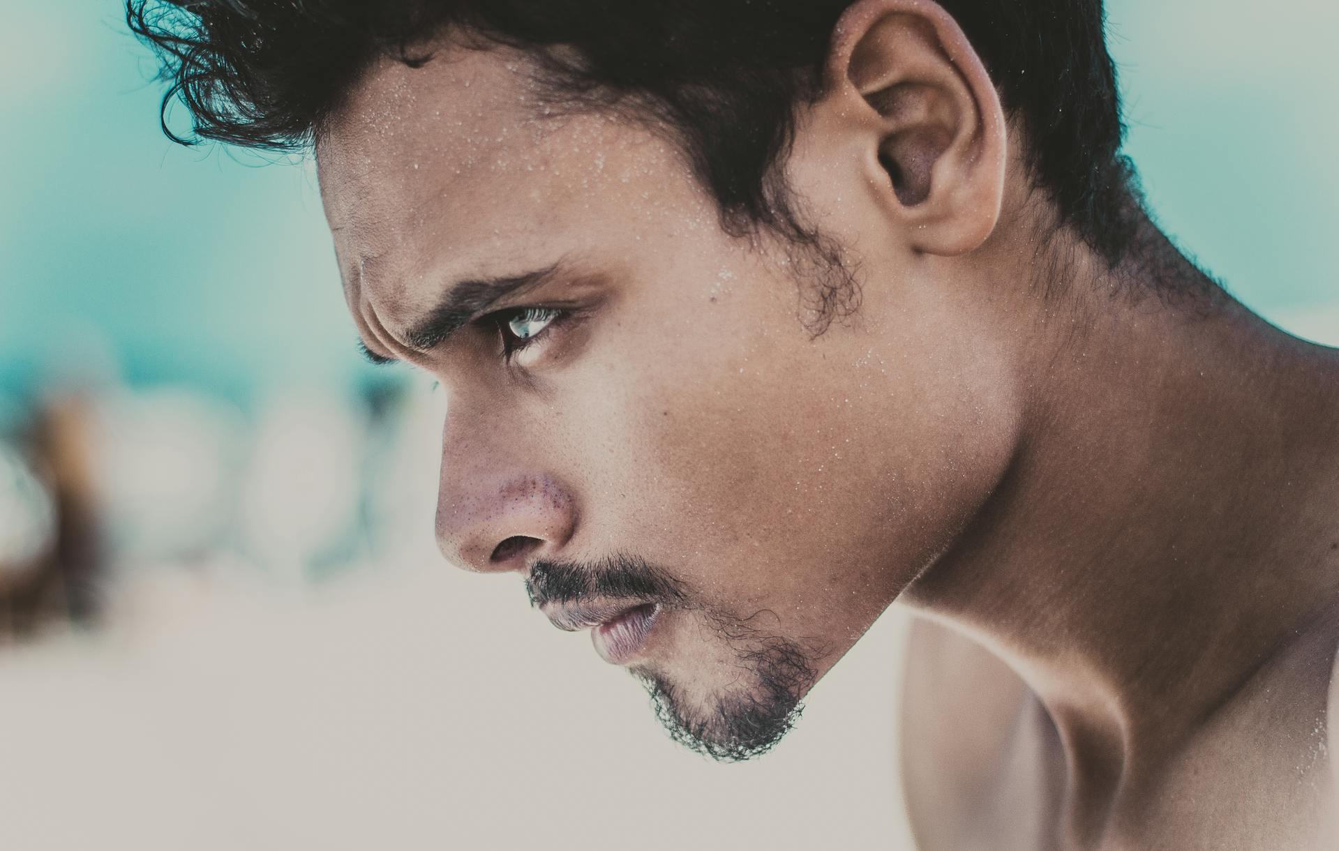 A side profile of an angry man | Source: Pexels