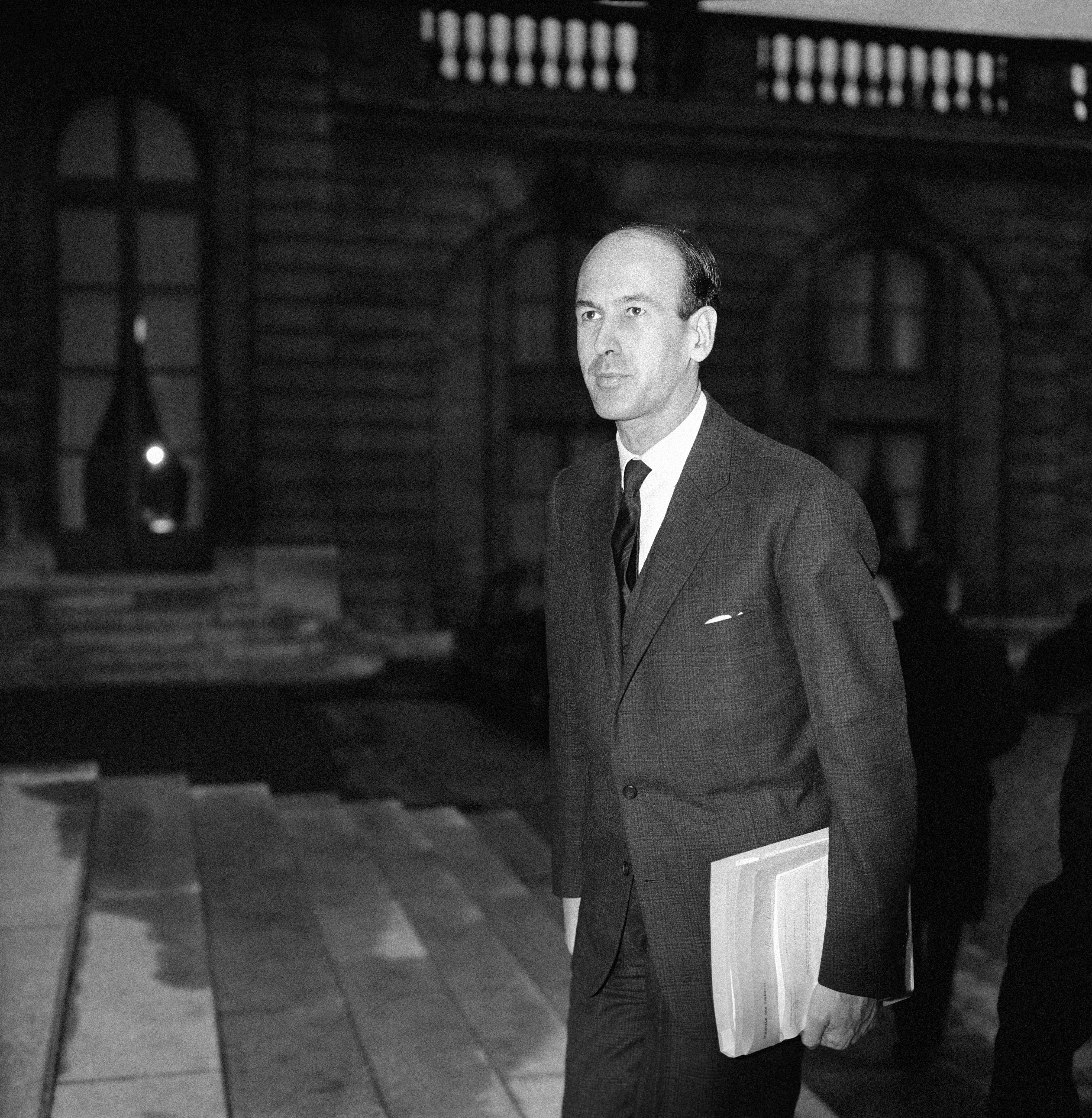 Valéry Giscard d'Estaing en París, Francia, en septiembre de 1962. | Foto: Getty Images
