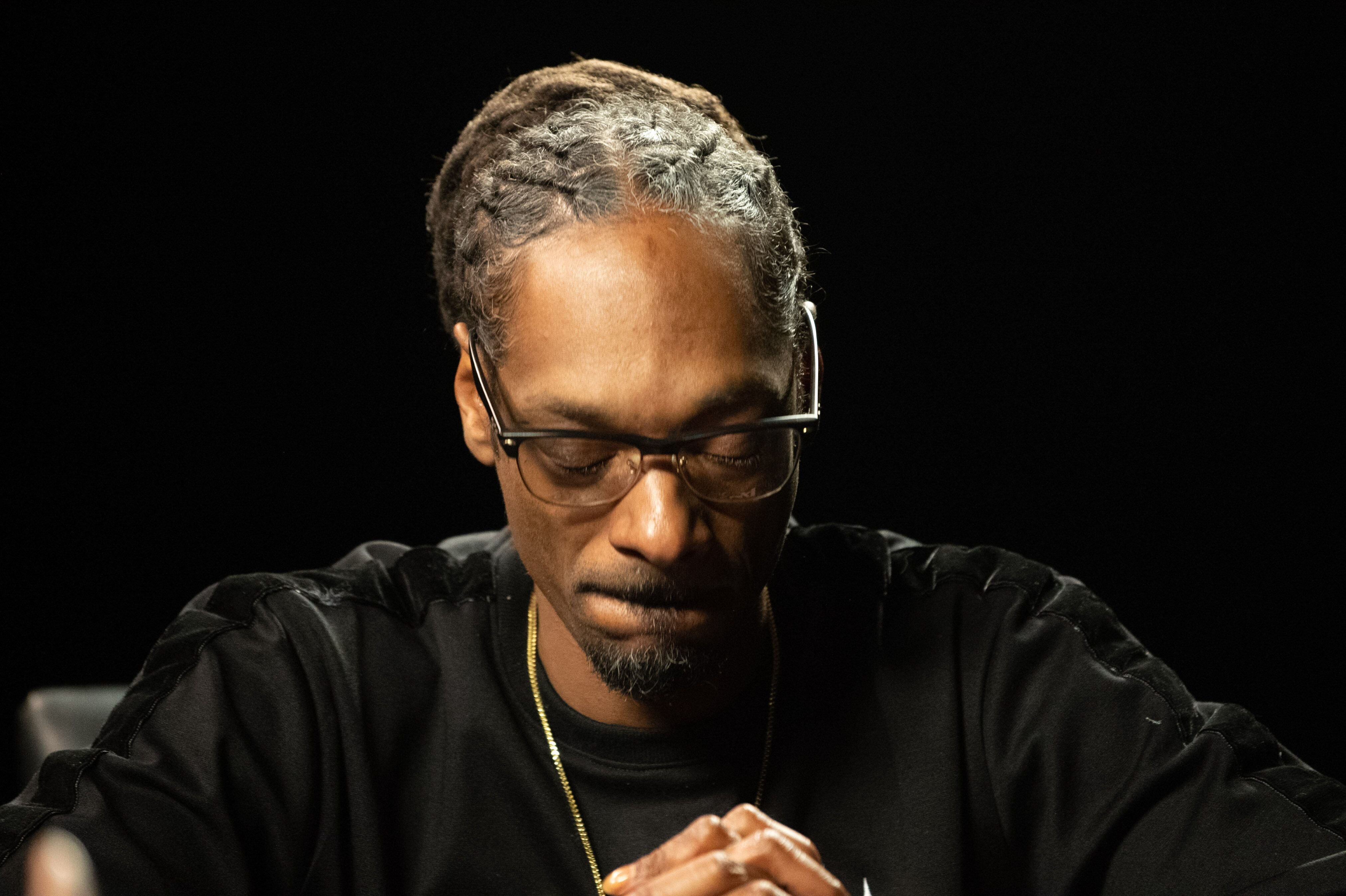 Musician Snoop Dogg speaks in conversation with Kirk Franklin on April 11, 2018 | Photo: Getty Images