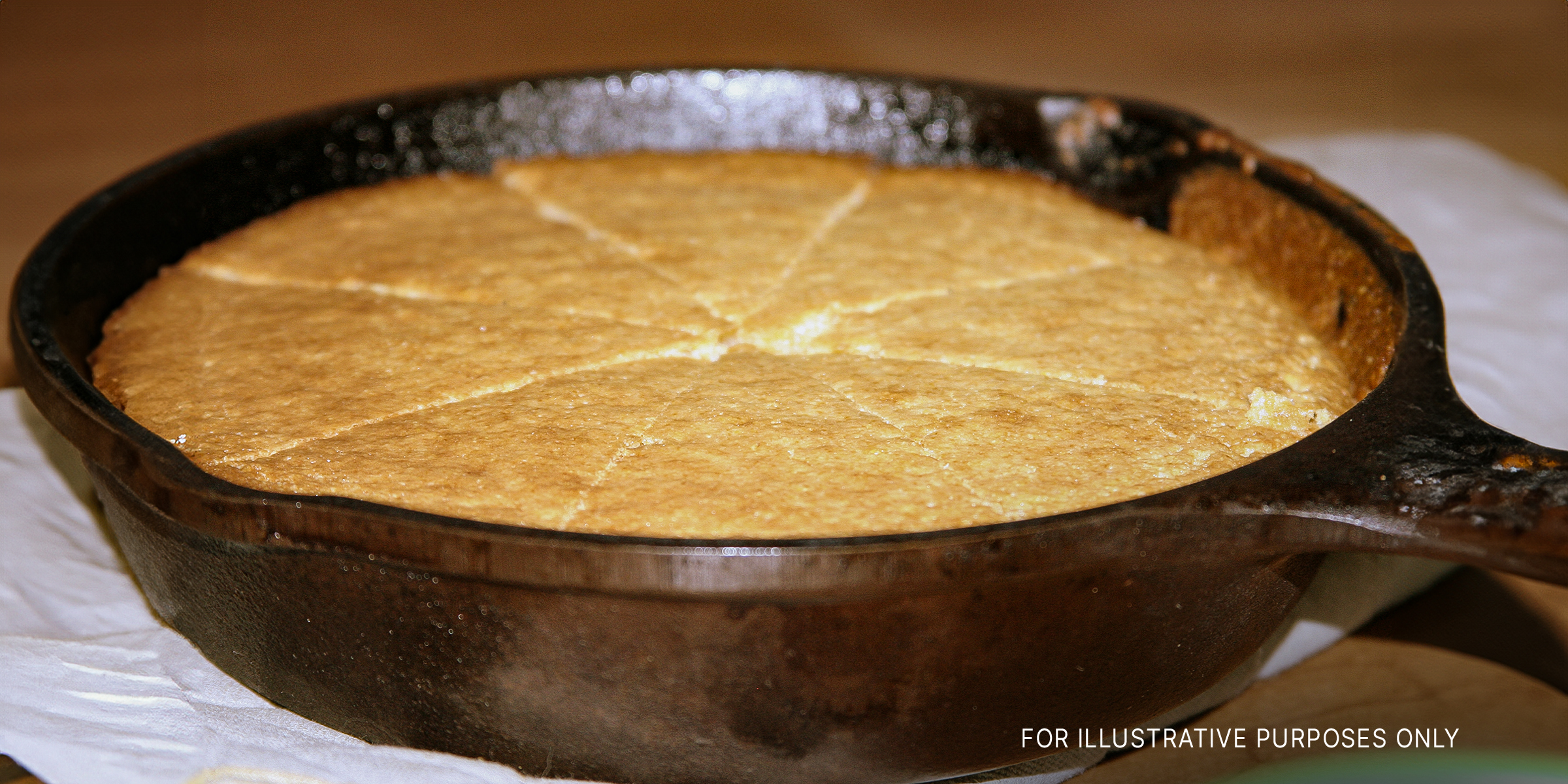 A pan with cornbread | Source: Flickr