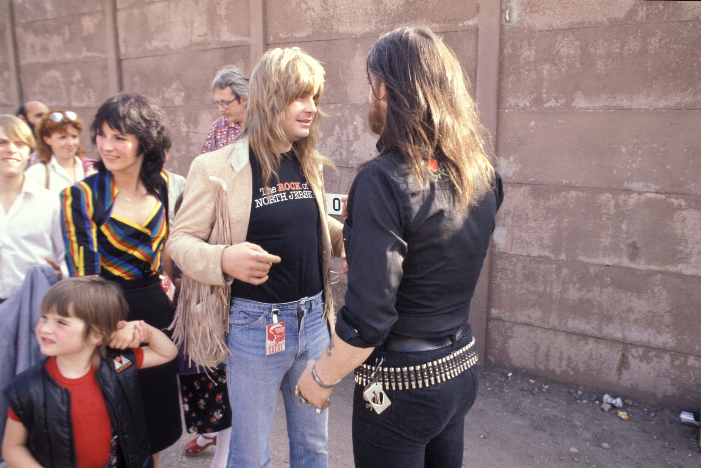 Ozzy Osbourne and Lemmy from Motorhead backstage at Heavy Metal Holocaust on August 1, 1981, in England. | Source: Getty Images