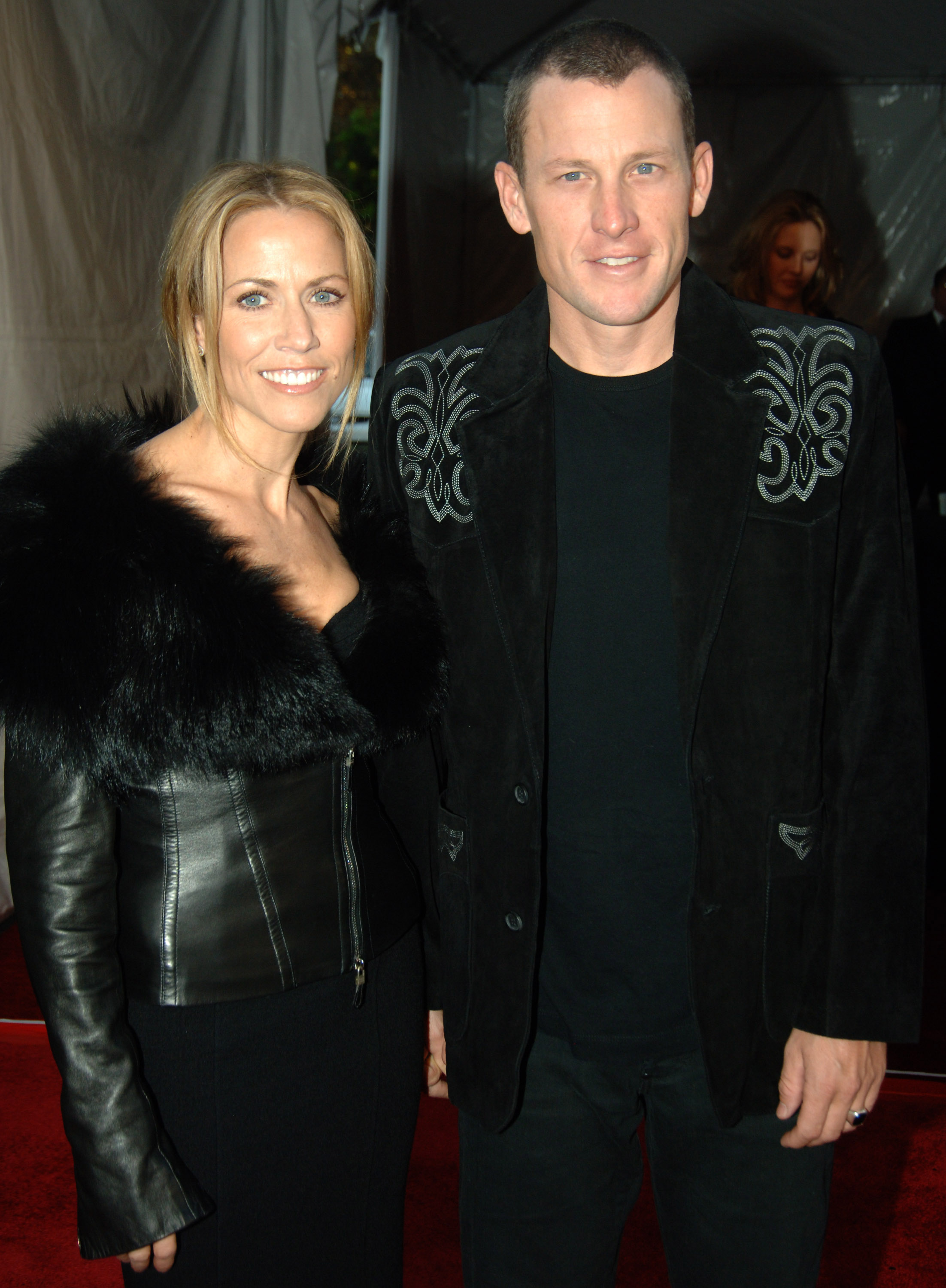 Singer Sheryl Crow and Lance Armstrong at the 33rd Annual American Music Awards on November 22, 2005 in Los Angeles, California. | Source: Getty Images