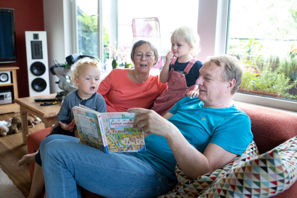 Grands parents et petits enfants I photo: Getty Images Grands parents et petits enfants I photo: Getty Images