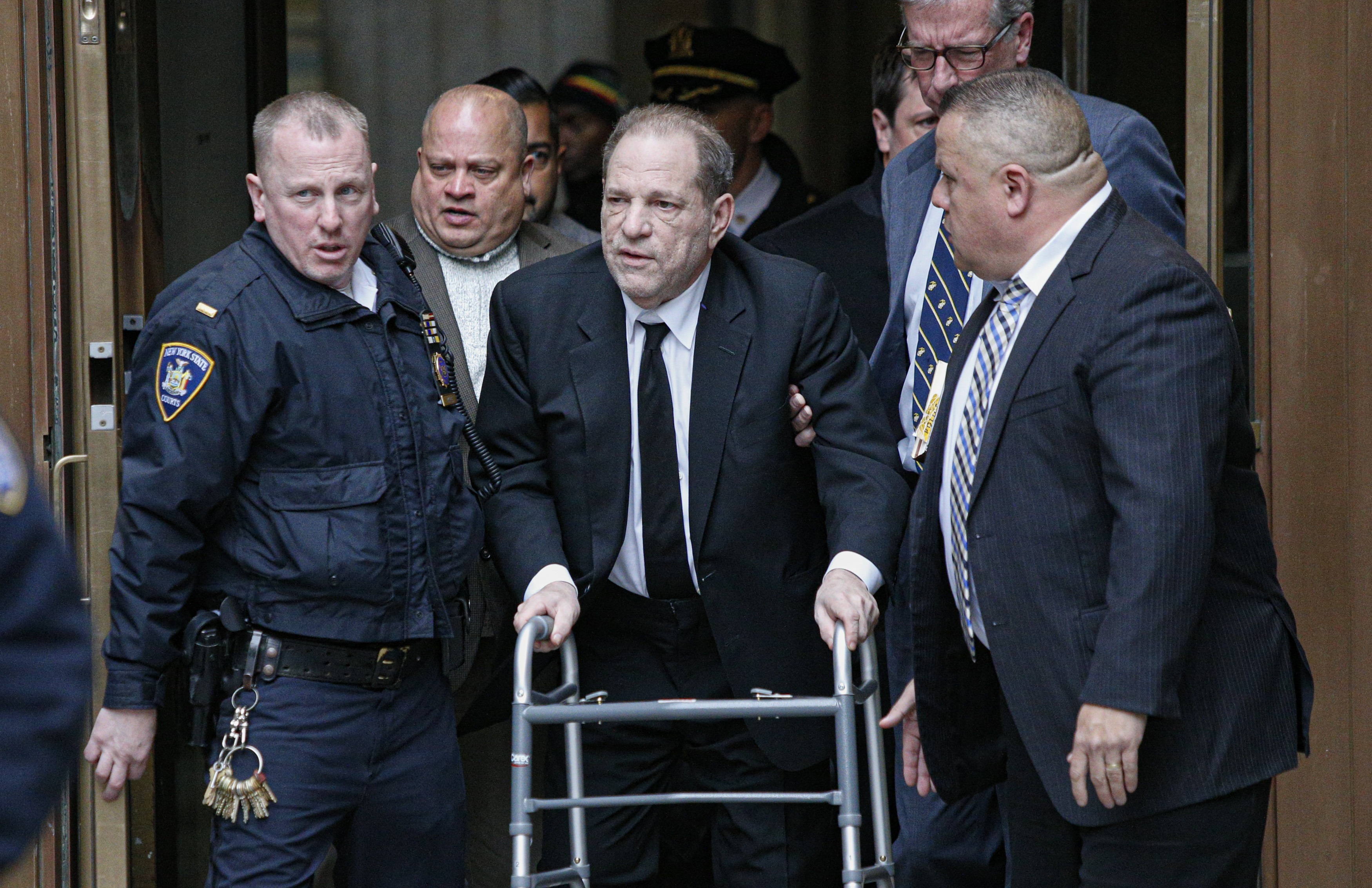 Harvey Weinstein leaves from the court on January 6, 2020 in New York City. | Source: Getty Images