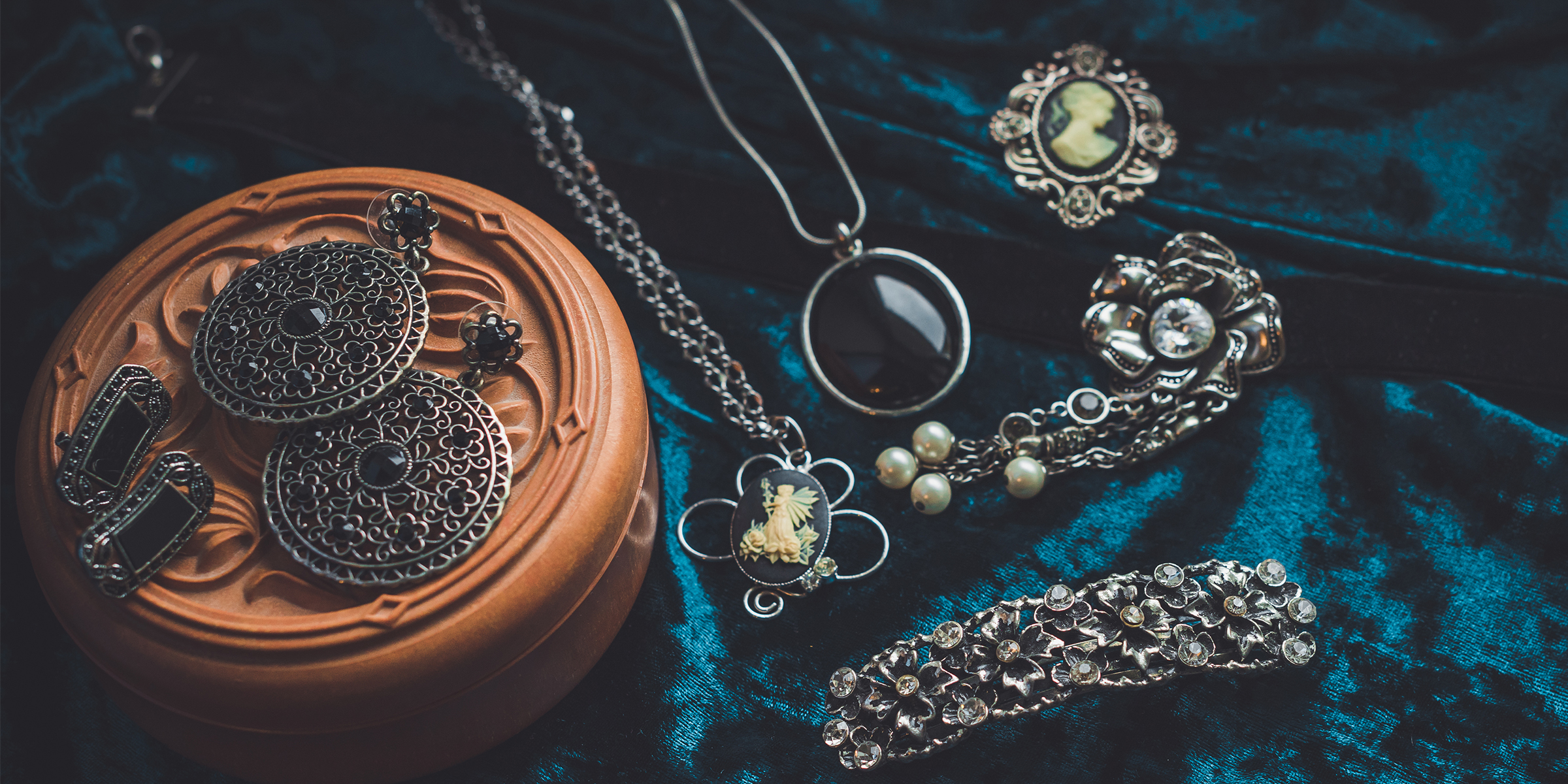 An assortment of jewelry | Source: Shutterstock