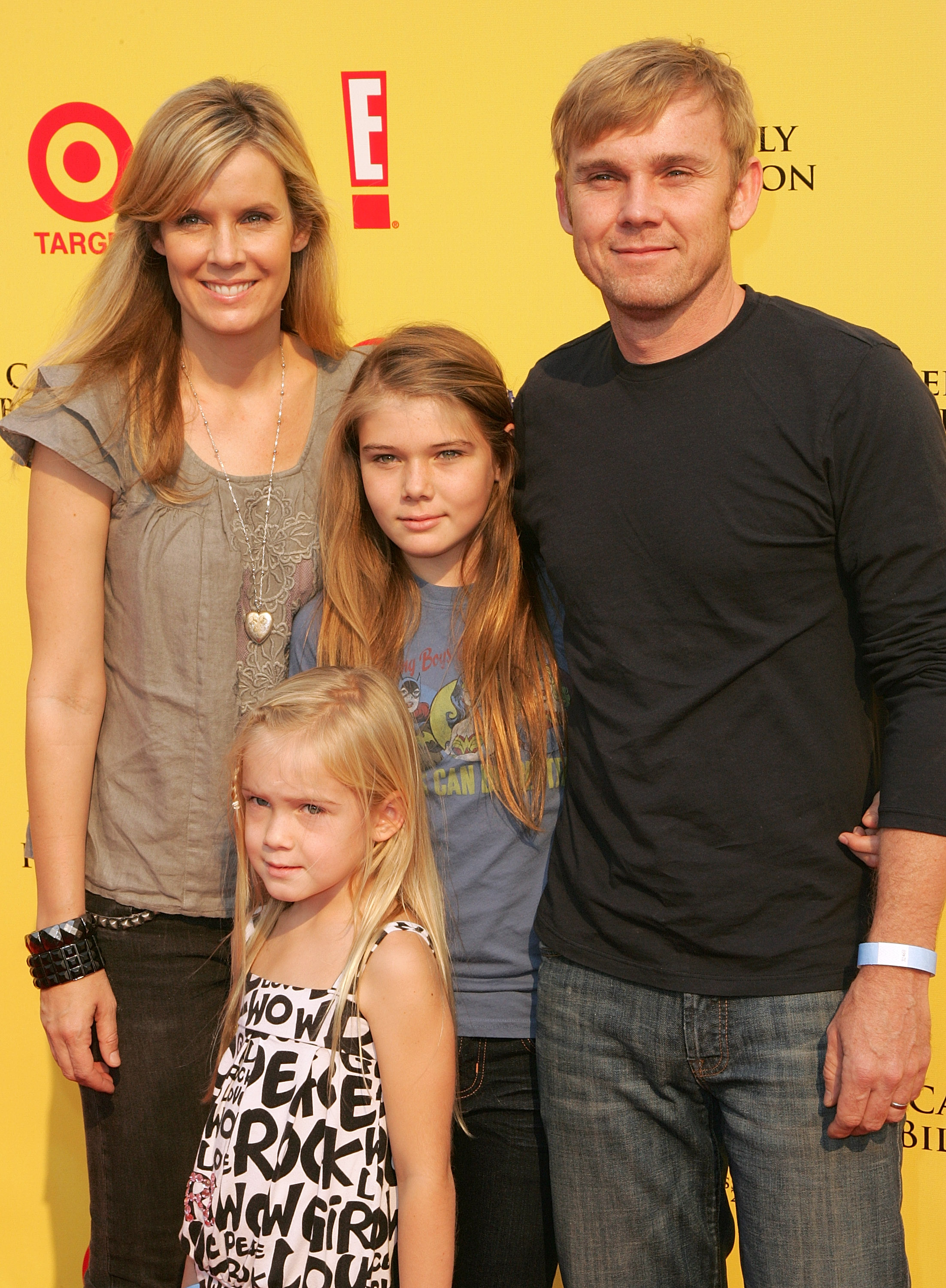 Rick Schroder, Andrea Schroder, and their daughters on November 16, 2008 in Santa Monica, California | Source: Getty Images