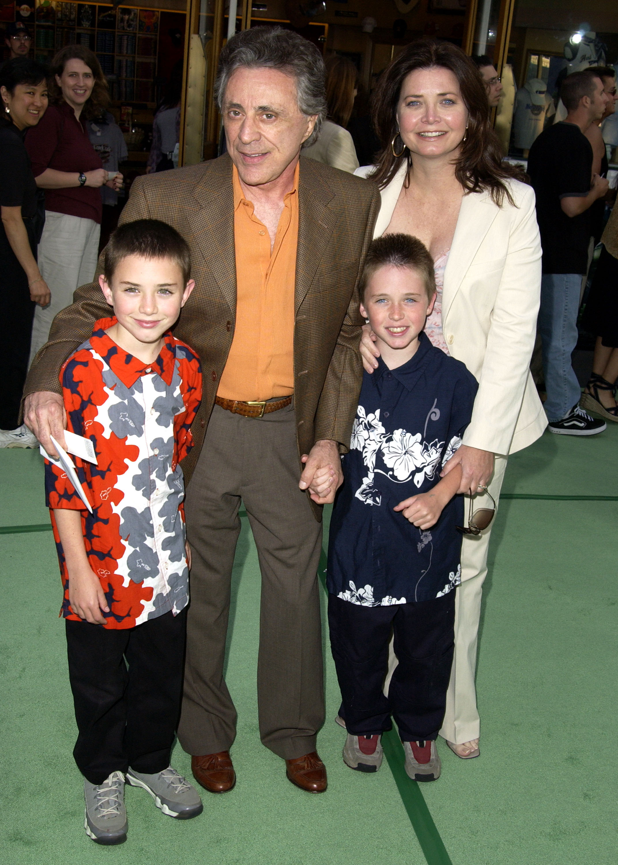 Frankie Valli, his wife Randy, and their sons during the World Premiere of "The Hulk" in Universal City, California, on June 17, 2003 | Source: Getty Images