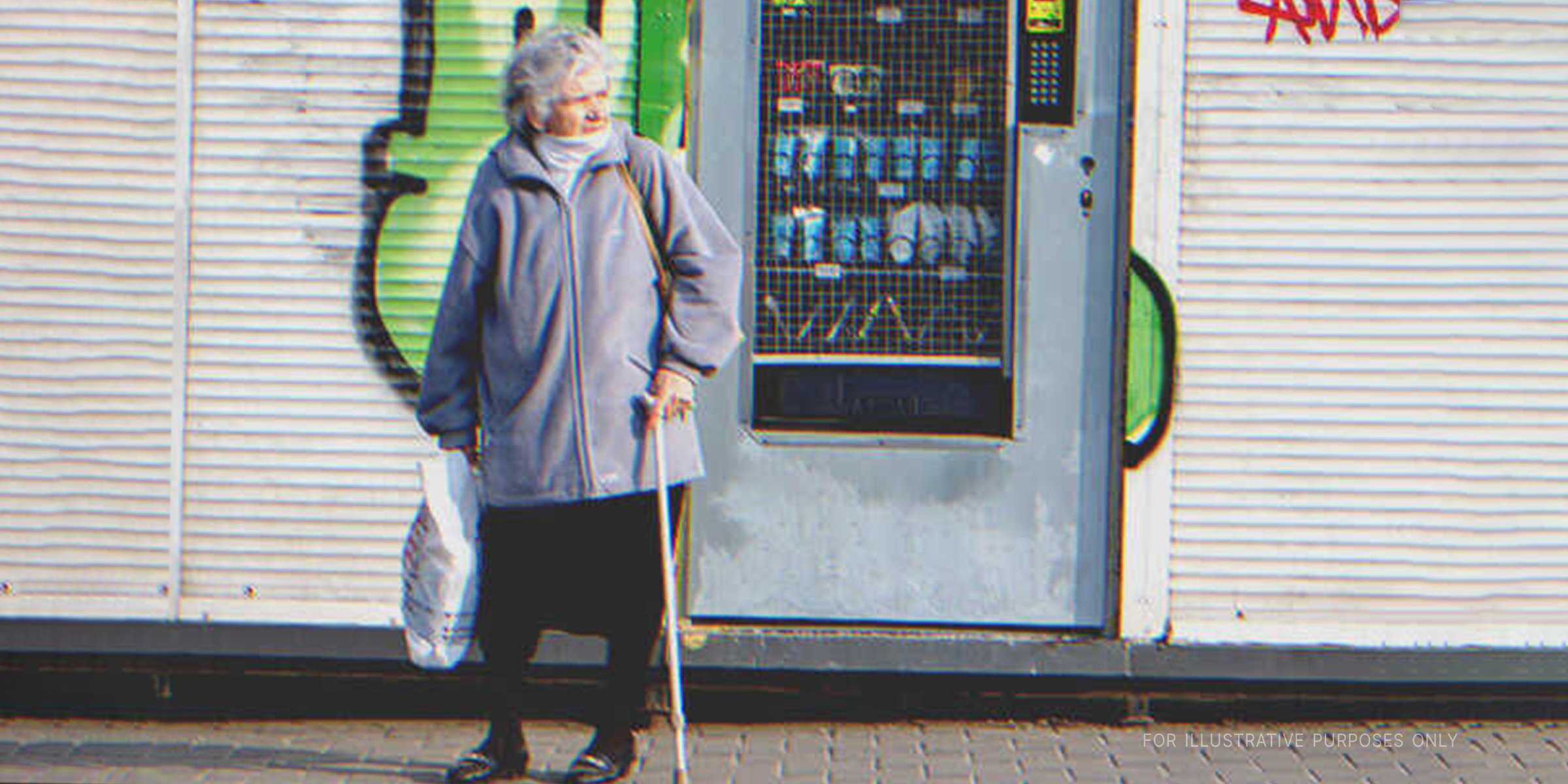 Old woman on the street. | Source: Shutterstock