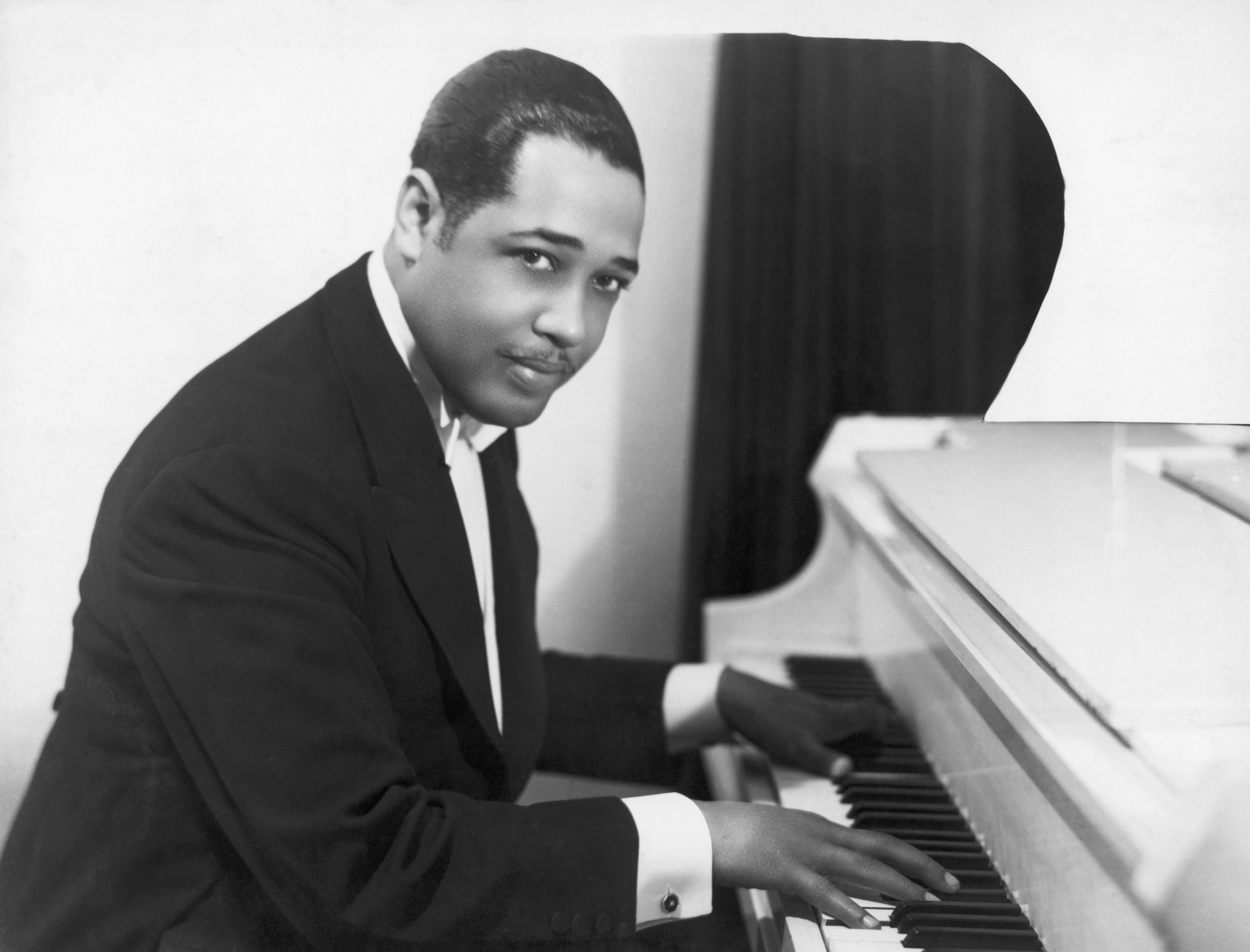 Duke Ellington (Edward Kennedy; 1889-1974), American composer and arranger, at the keyboard. Half-length photograph, 1910's | Photo: Getty Images 