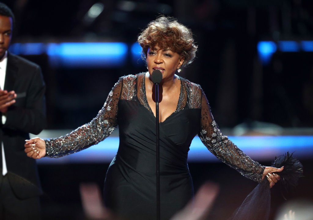  Anita Baker accepts the BET Lifetime Achievement Award onstage at the 2018 BET Awards  on June 24, 2018 | Photo: Getty Images