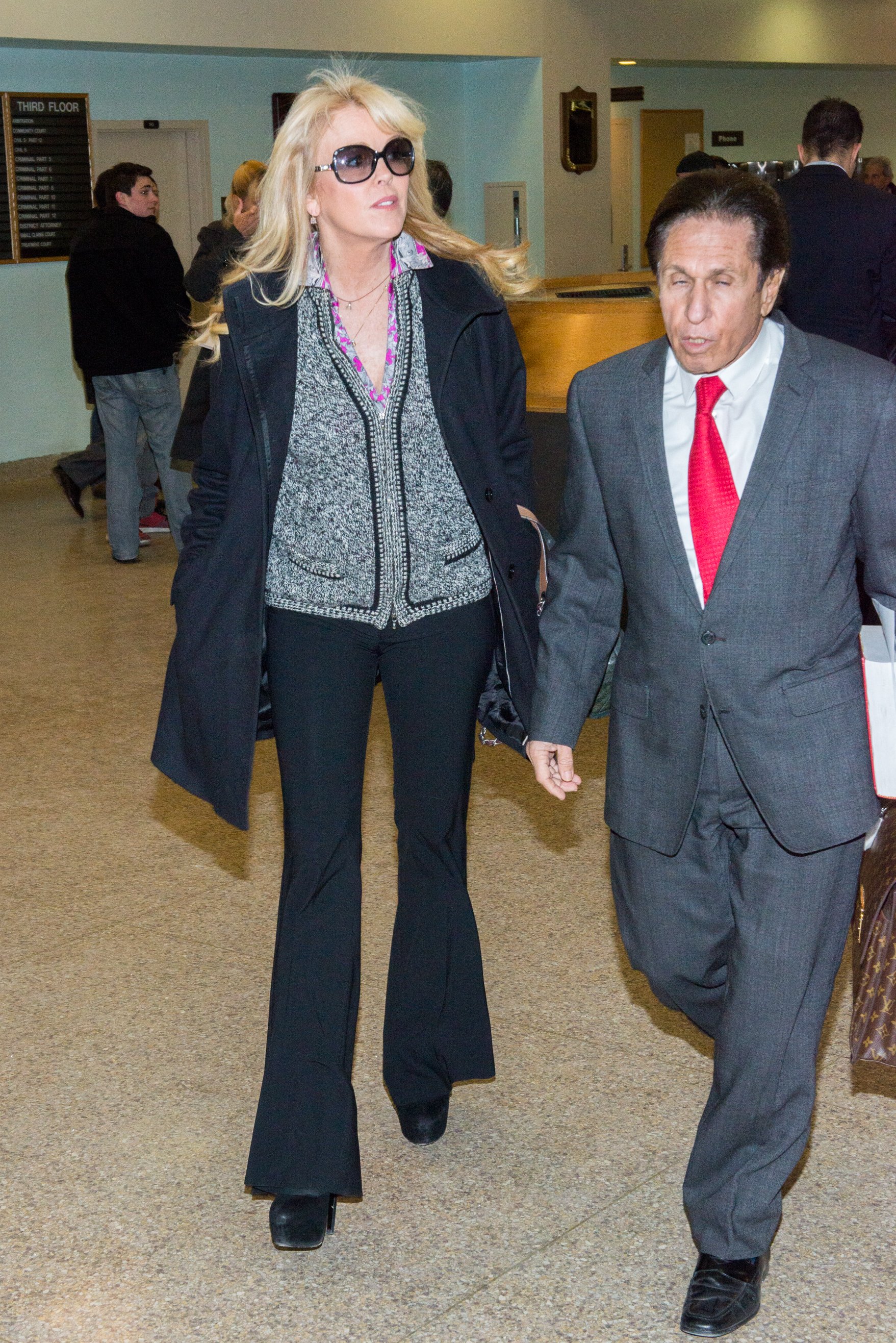 Dina Lohan in court for a hearing with her attorney Mark Heller at Nassau County First District Court in Hempstead, New York | Photo: Mike Pont/Getty Images