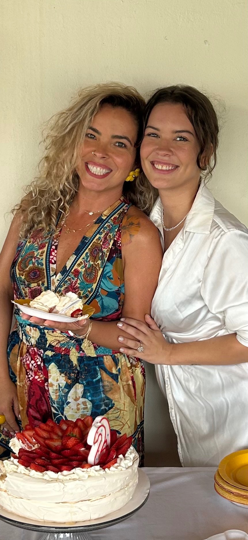 Gabriella Carvalho Perpetuo (right) is seen in a photo posted on her GoFundMe page | Source: GoFundMe/gabriella-perpetuo