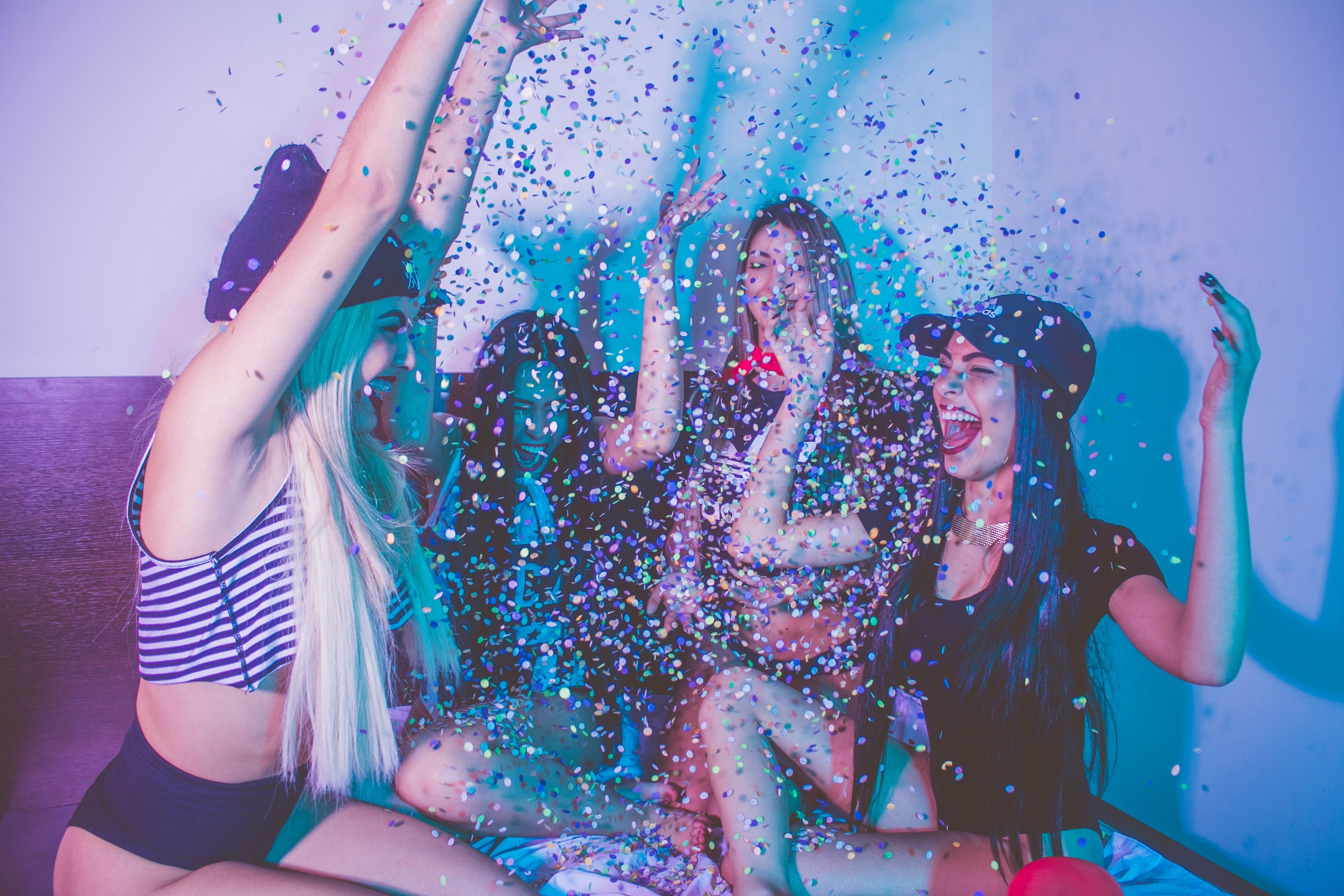 Women having a good time at a party | Photo: Pexels