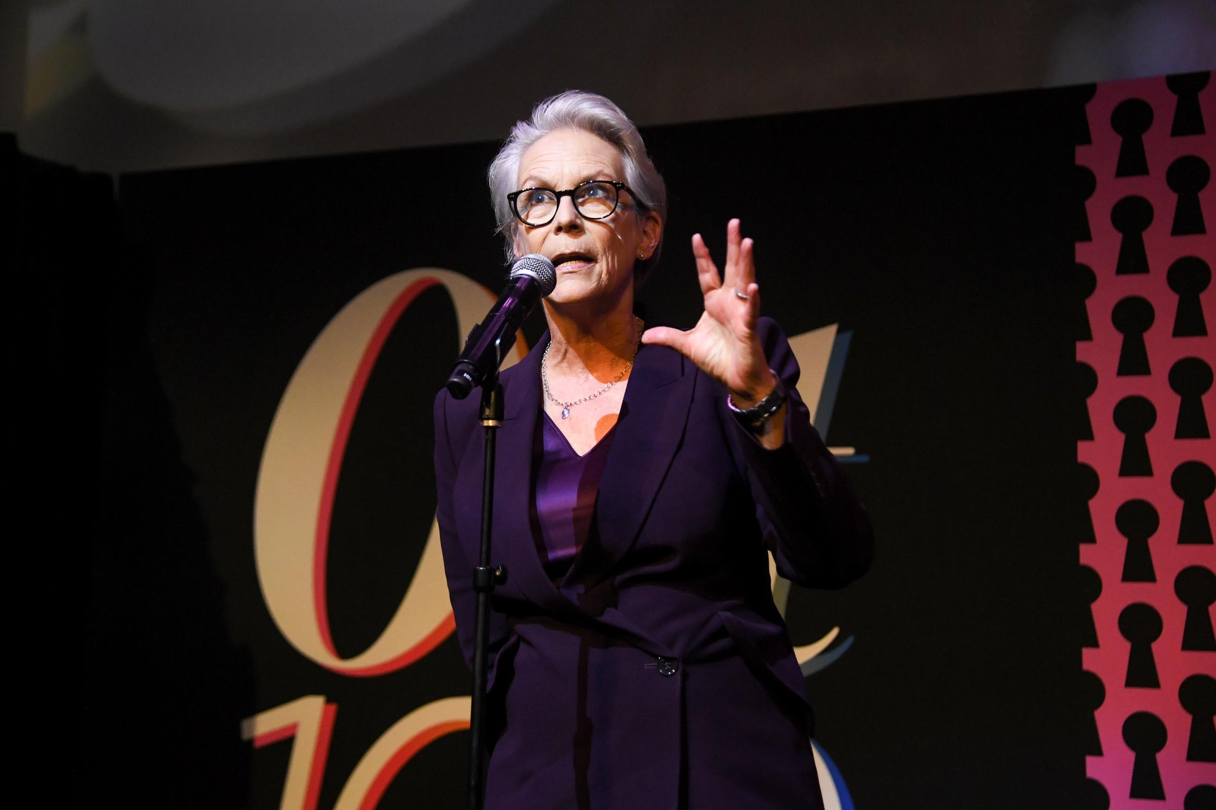 Jamie Lee Curtis speaking at the Out100 Celebration in Los Angeles, California on November 9, 2023 | Source: Getty Images