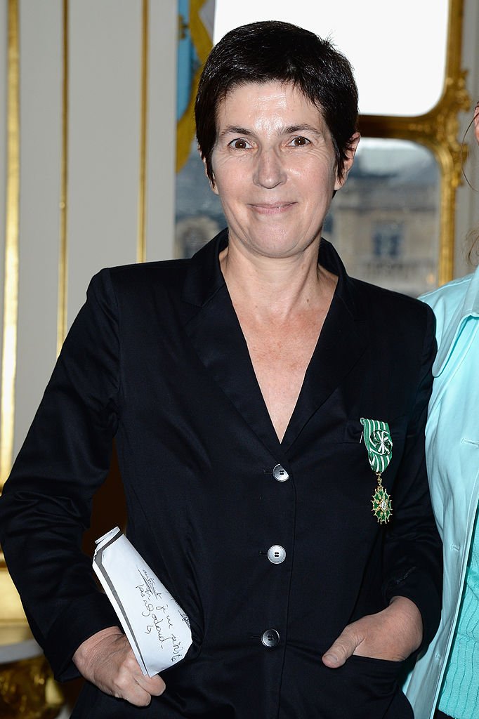 Aurelie Filippetti confers an Honorary of Officier de lOrdre des Arts et des Lettres to Christine Angot at Ministere de la Culture on June 19, 2013 in Paris, France. | Photo : Getty Images Aurelie Filippetti confers an Honorary of Officier de lOrdre des Arts et des Lettres to Christine Angot at Ministere de la Culture on June 19, 2013 in Paris, France. | Photo : Getty Images