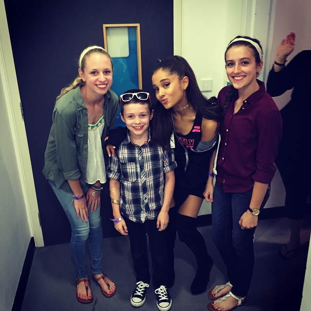 Seth Blackstock with his sister and Ariana Grande from a post dated June 6, 2015. | Source: Instagram/kellyclarkson