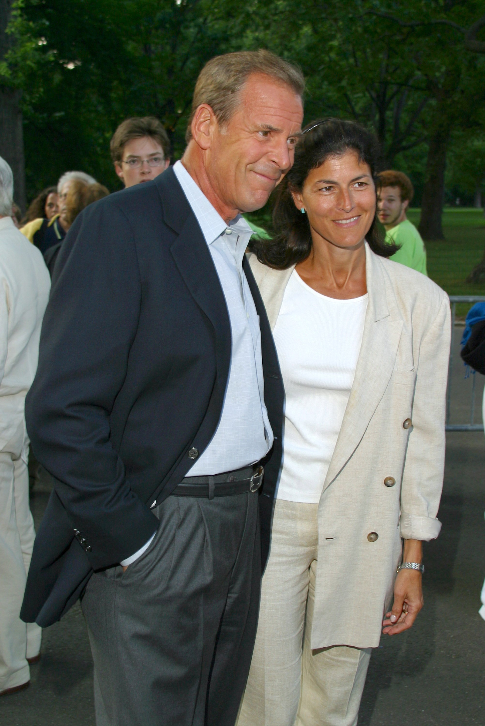 Peter Jennings and Kayce Freed at the Delacorte Theater in Central Park in New York City, New York | Source: Getty Images