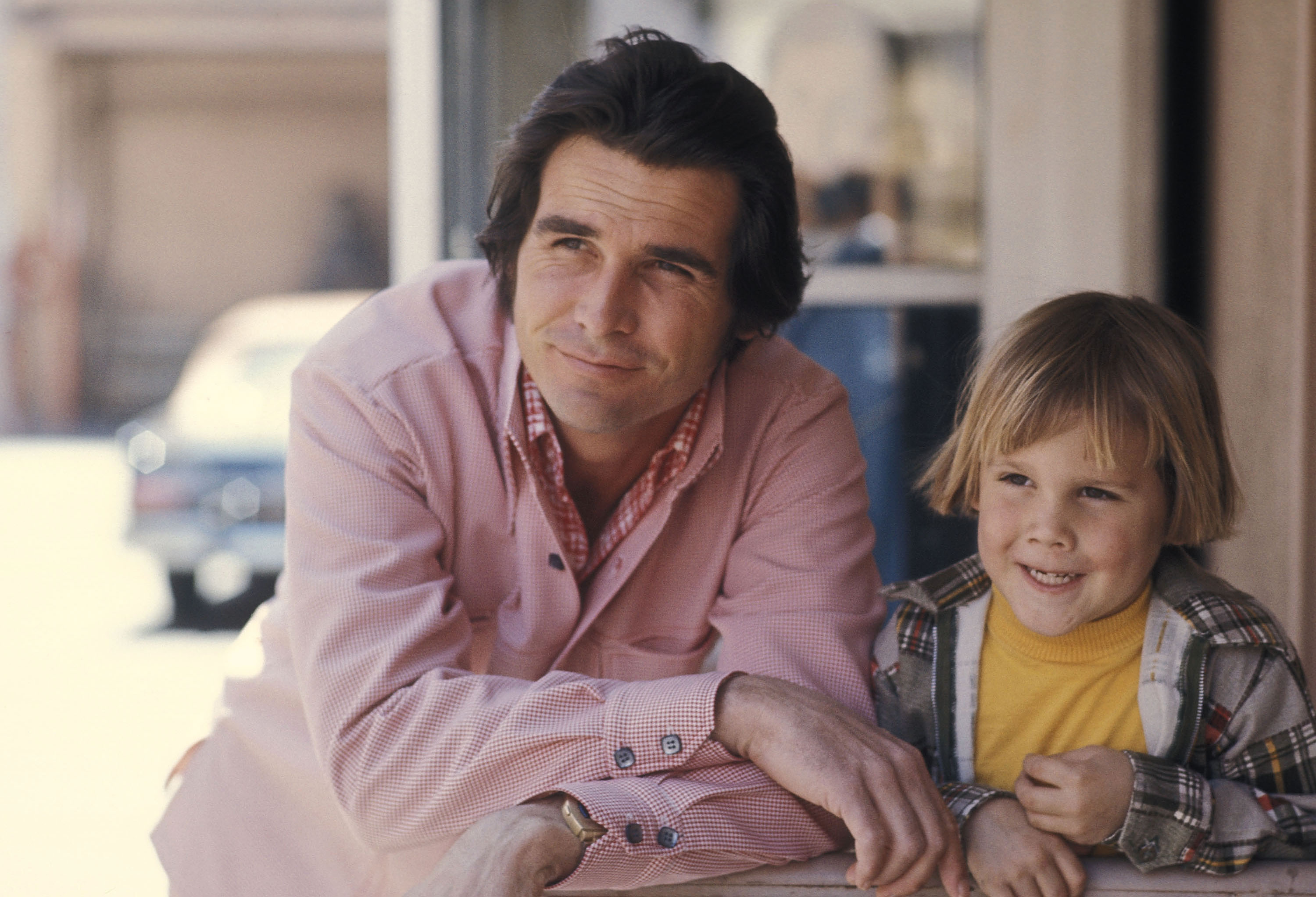  James Brolin and Josh Brolin on April 7, 1973 in Hollywood, California | Source: Getty Images