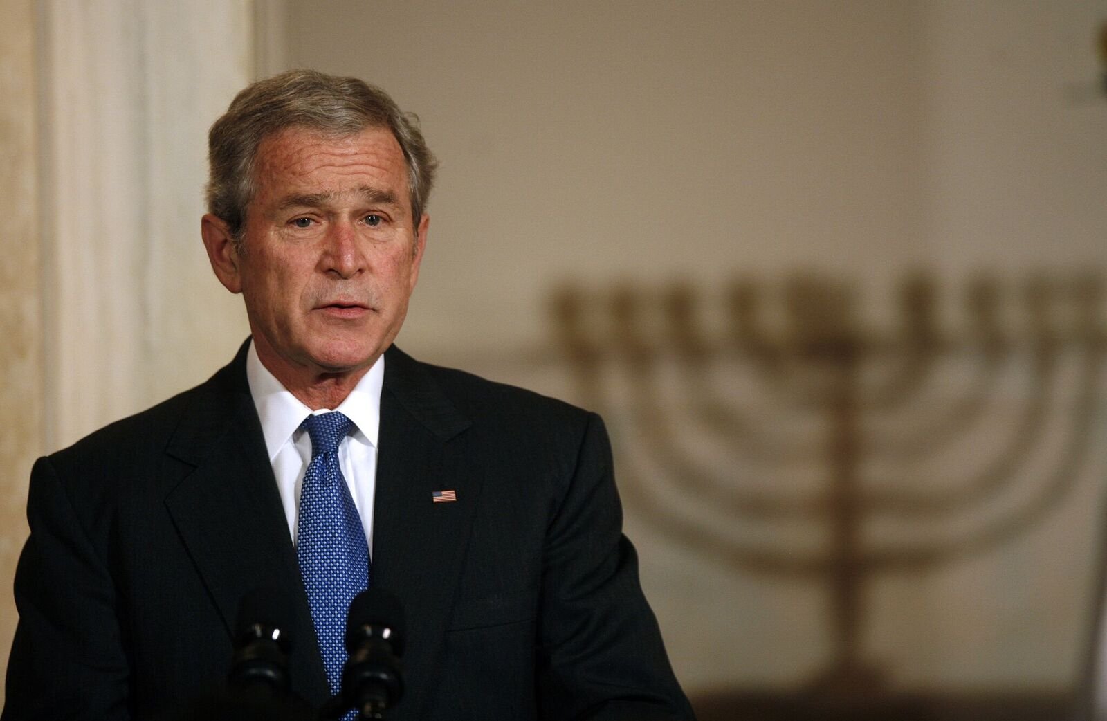 George W. Bush at a Hanukkah Reception in the Grand Foyer of the White House on December 15, 2008. | Photo: Getty Images
